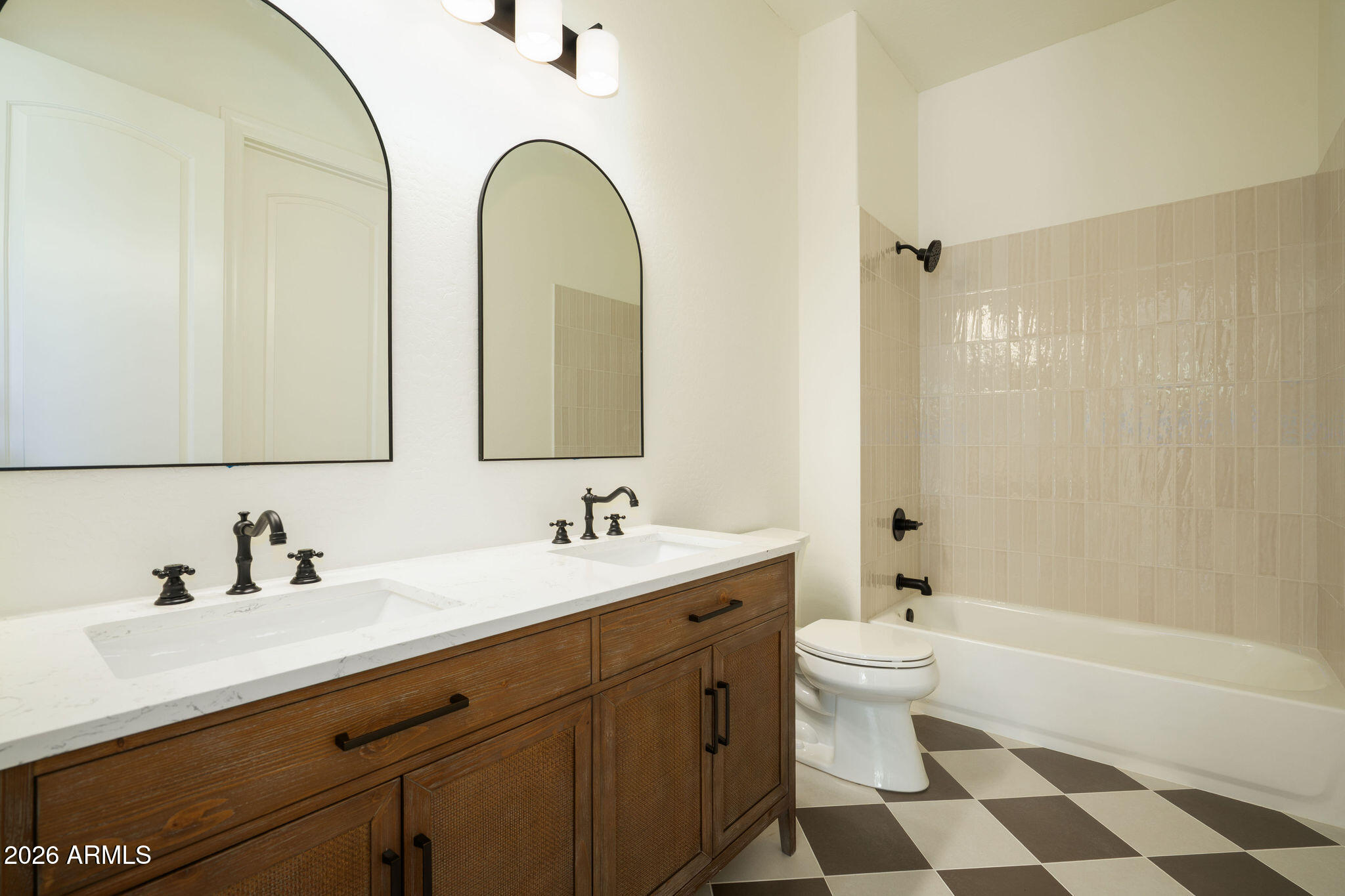 2514 W VIA SAVELLI