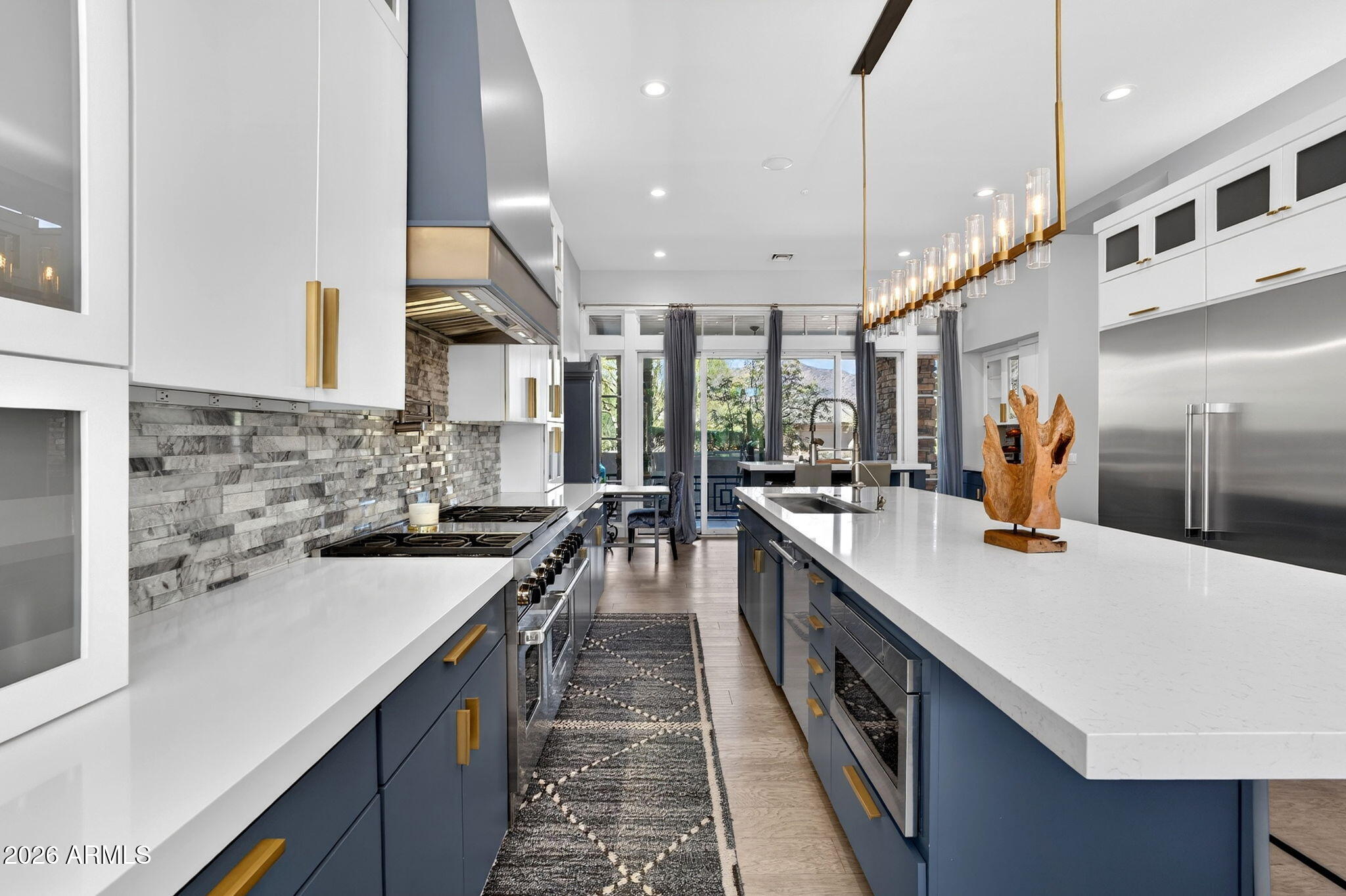 9810 E THOMPSON PEAK Parkway 807