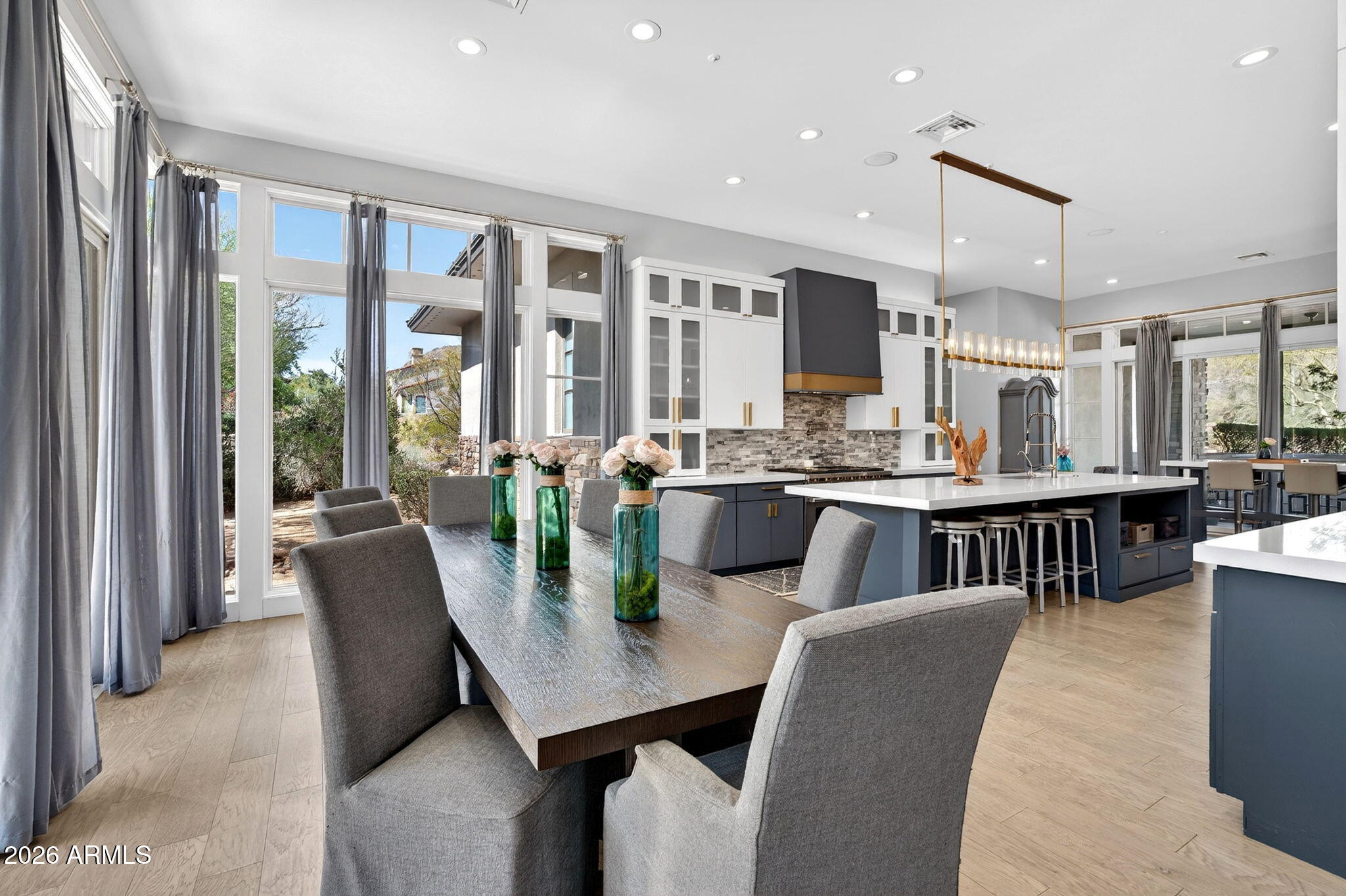 9810 E THOMPSON PEAK Parkway 807