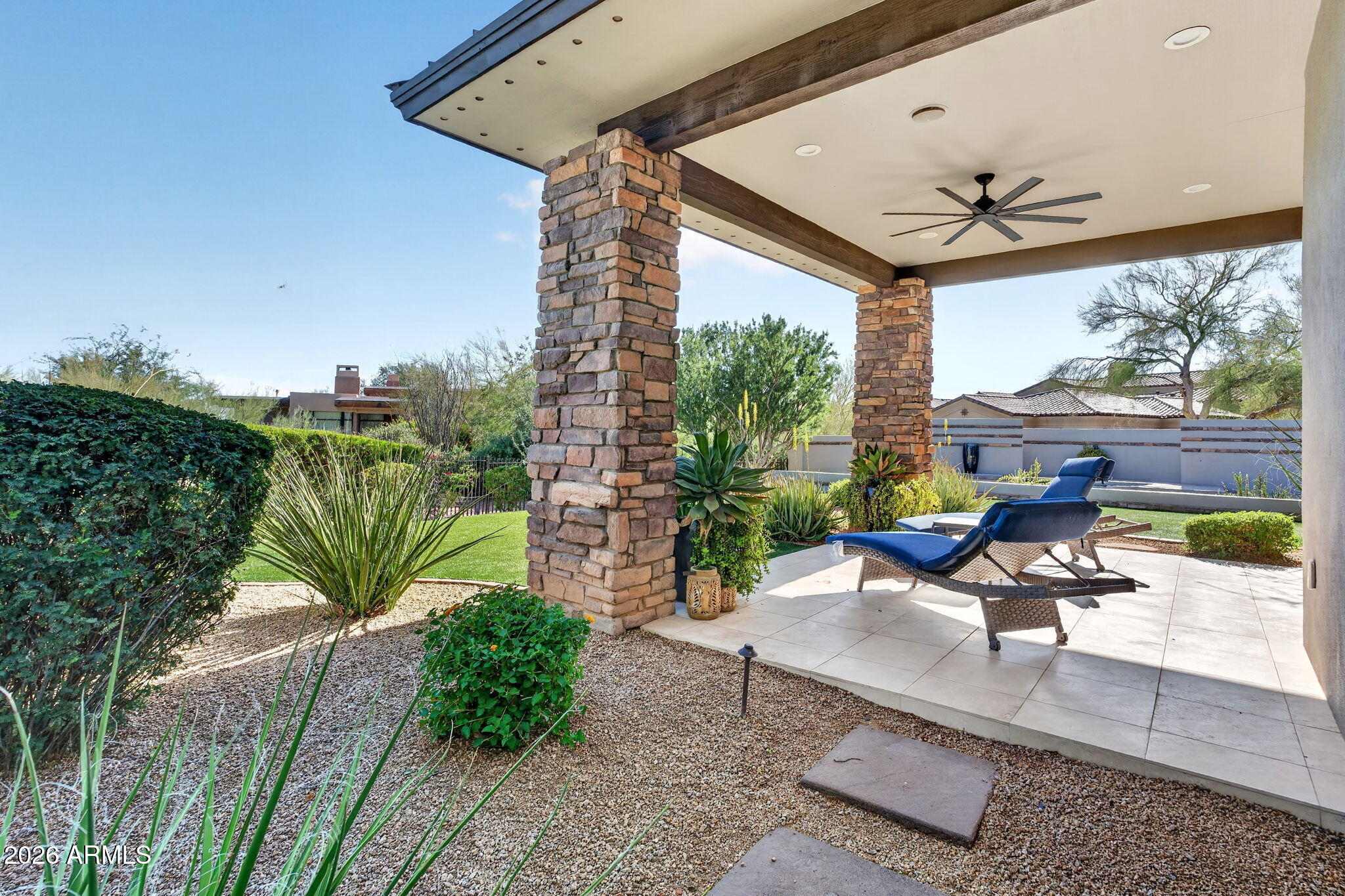 9810 E THOMPSON PEAK Parkway 807