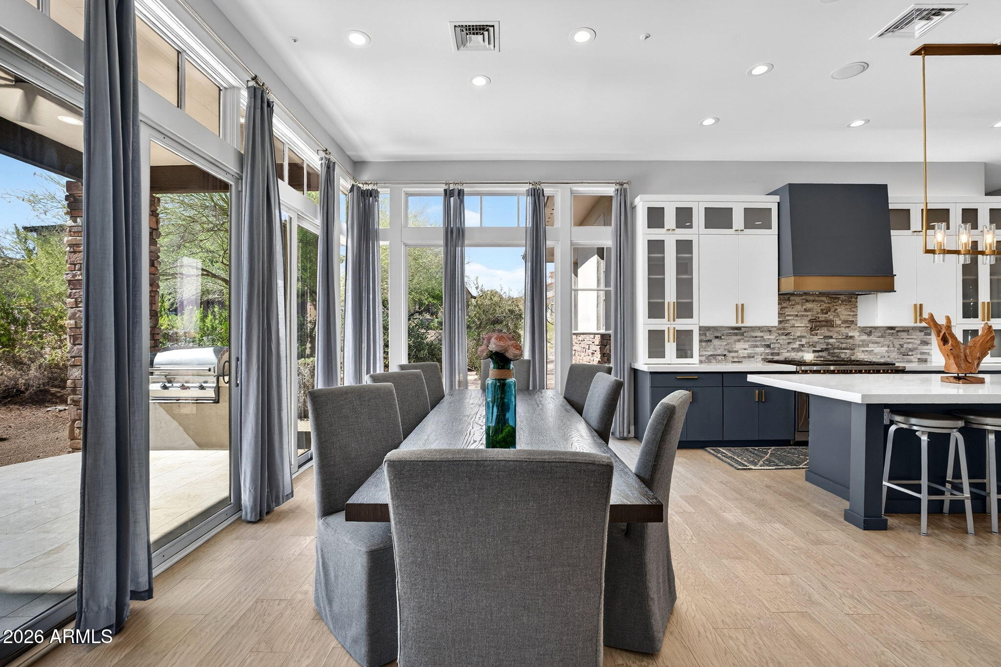 9810 E THOMPSON PEAK Parkway 807