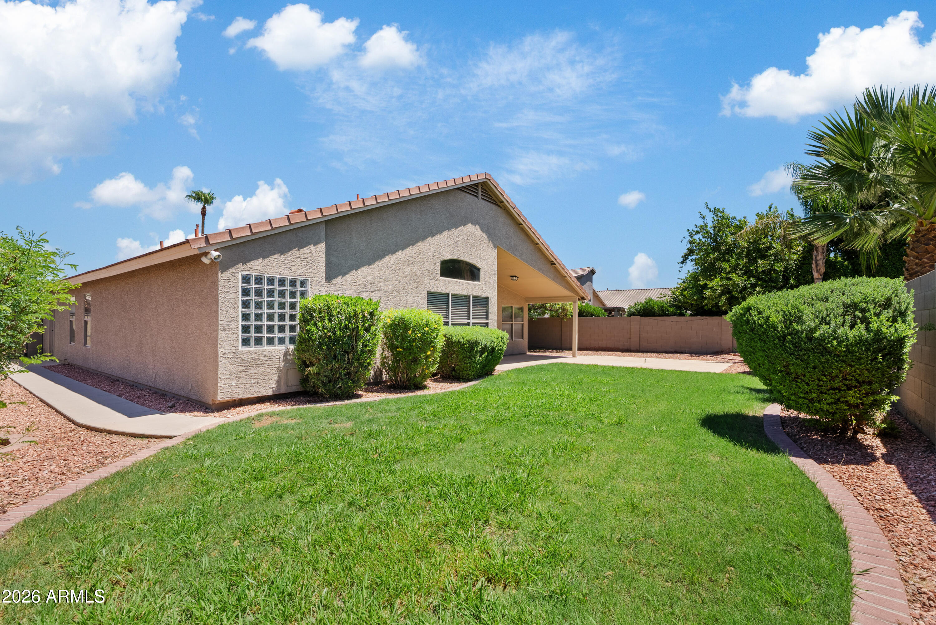 2371 E GERONIMO Street