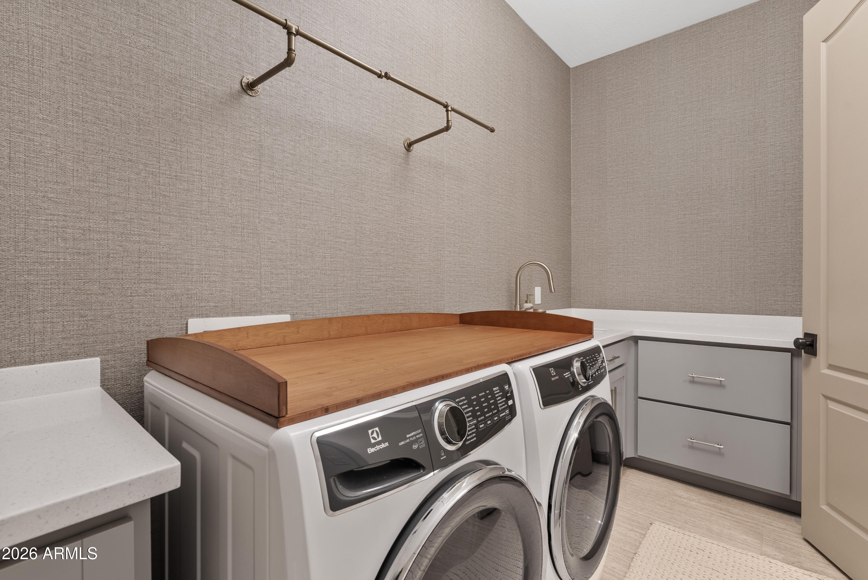 3939 E ENCANTO Street