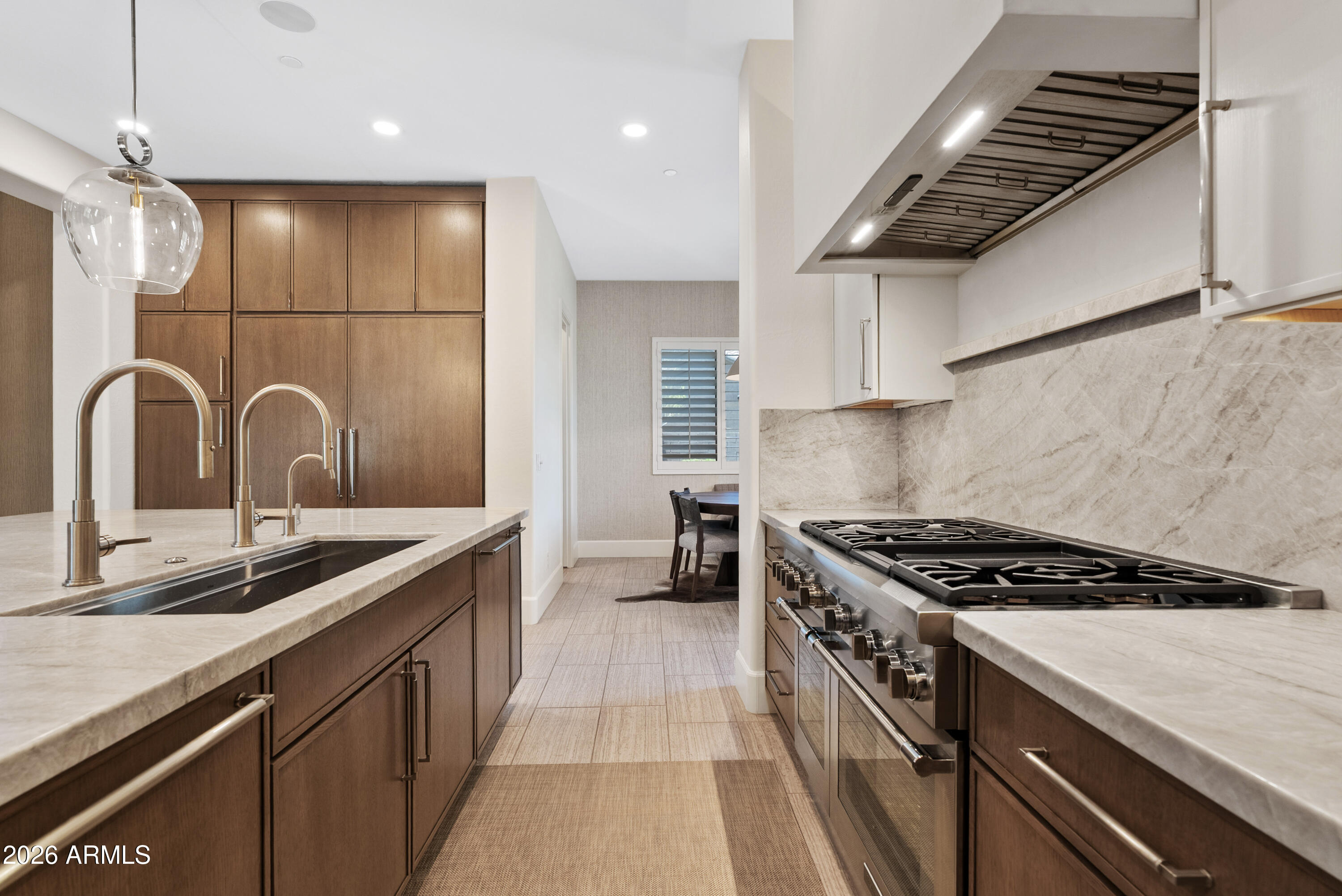 3939 E ENCANTO Street