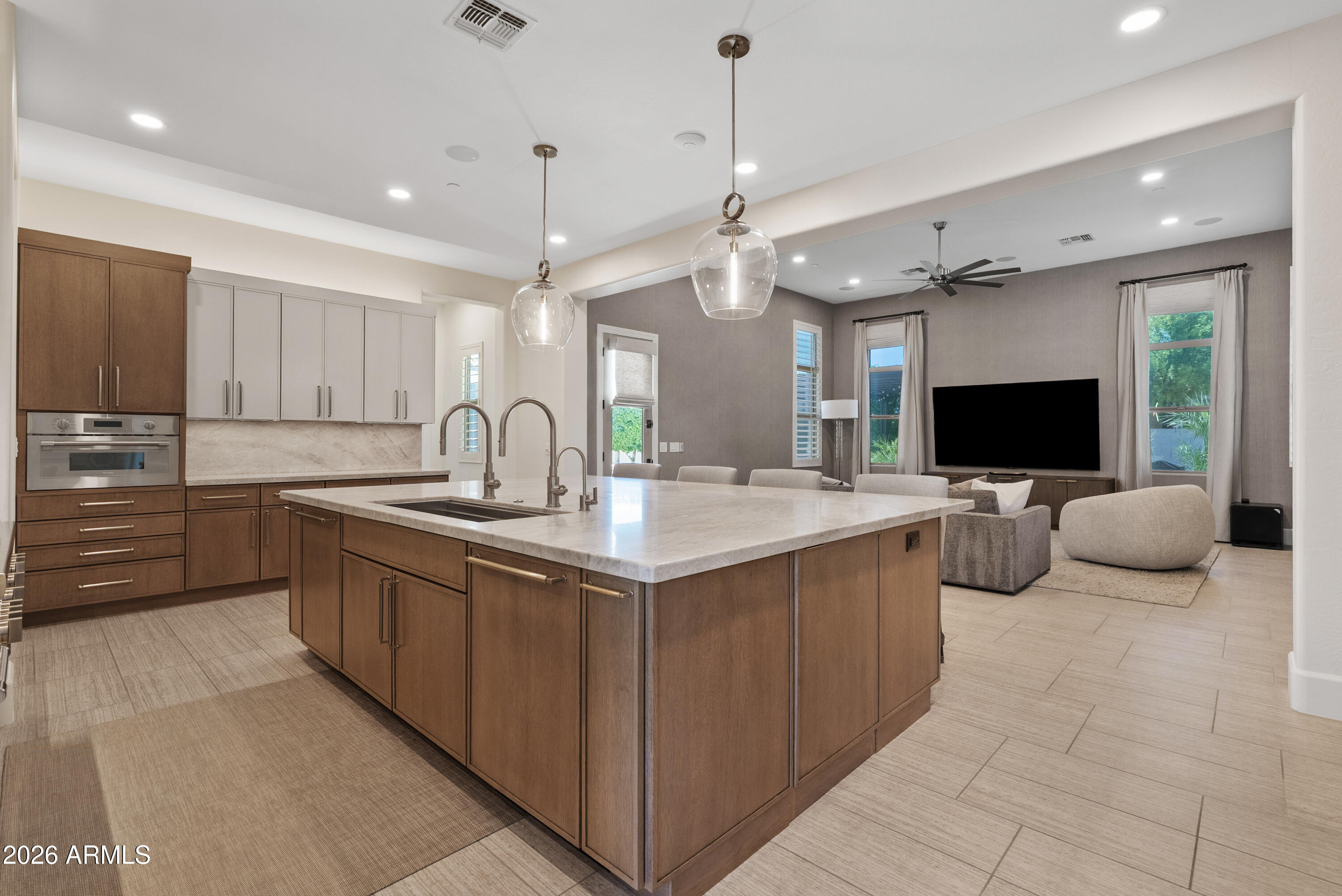 3939 E ENCANTO Street