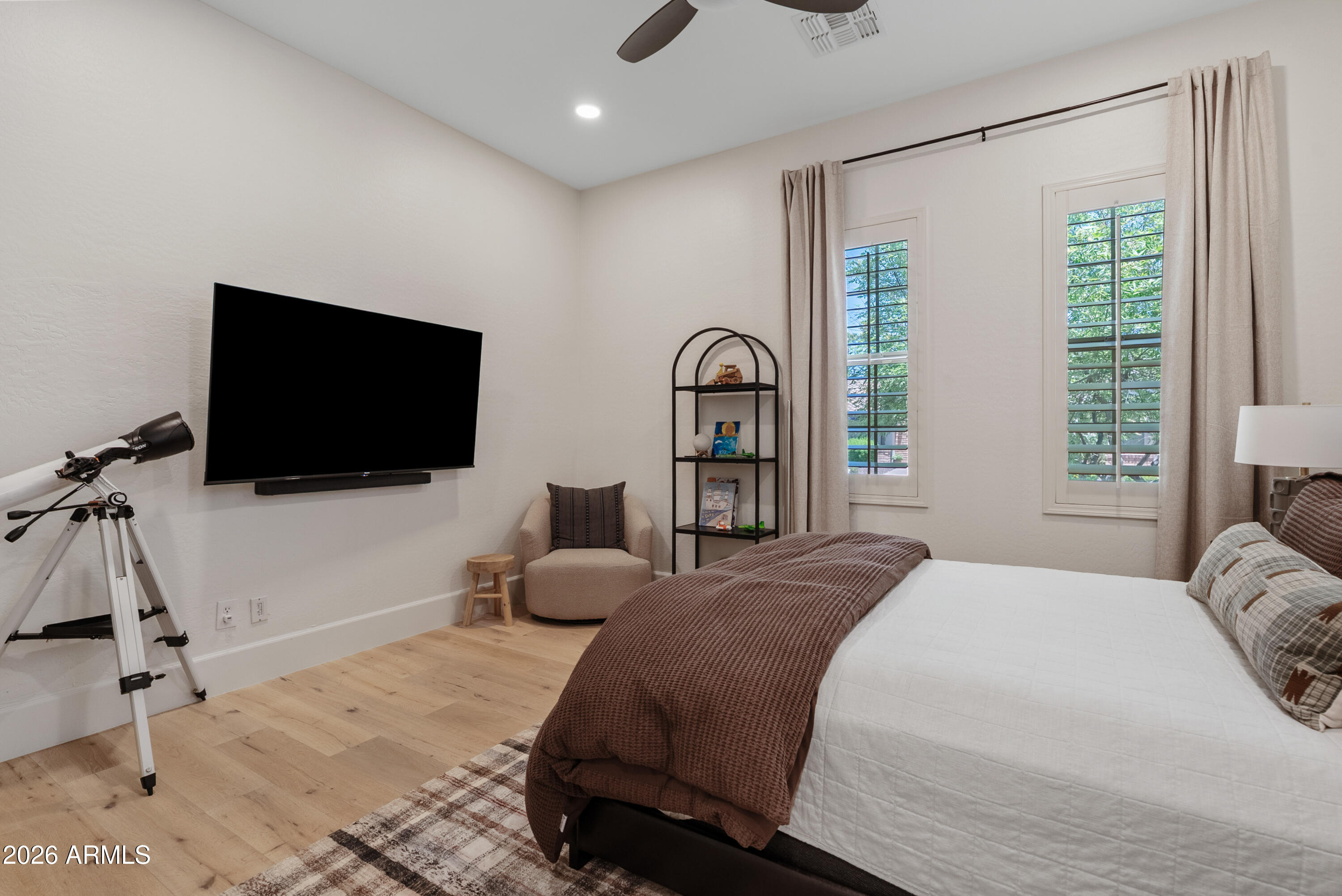 3939 E ENCANTO Street