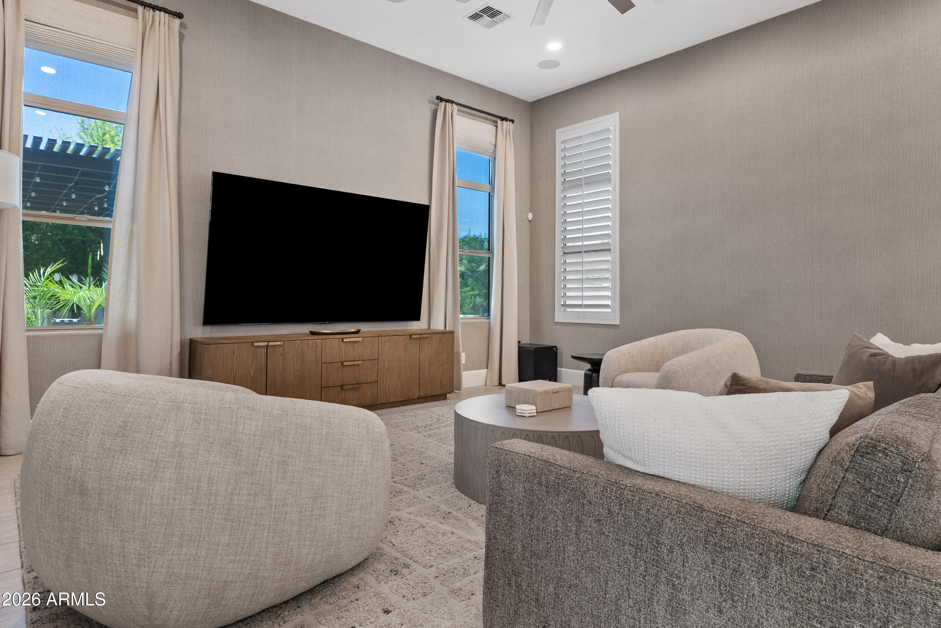 3939 E ENCANTO Street