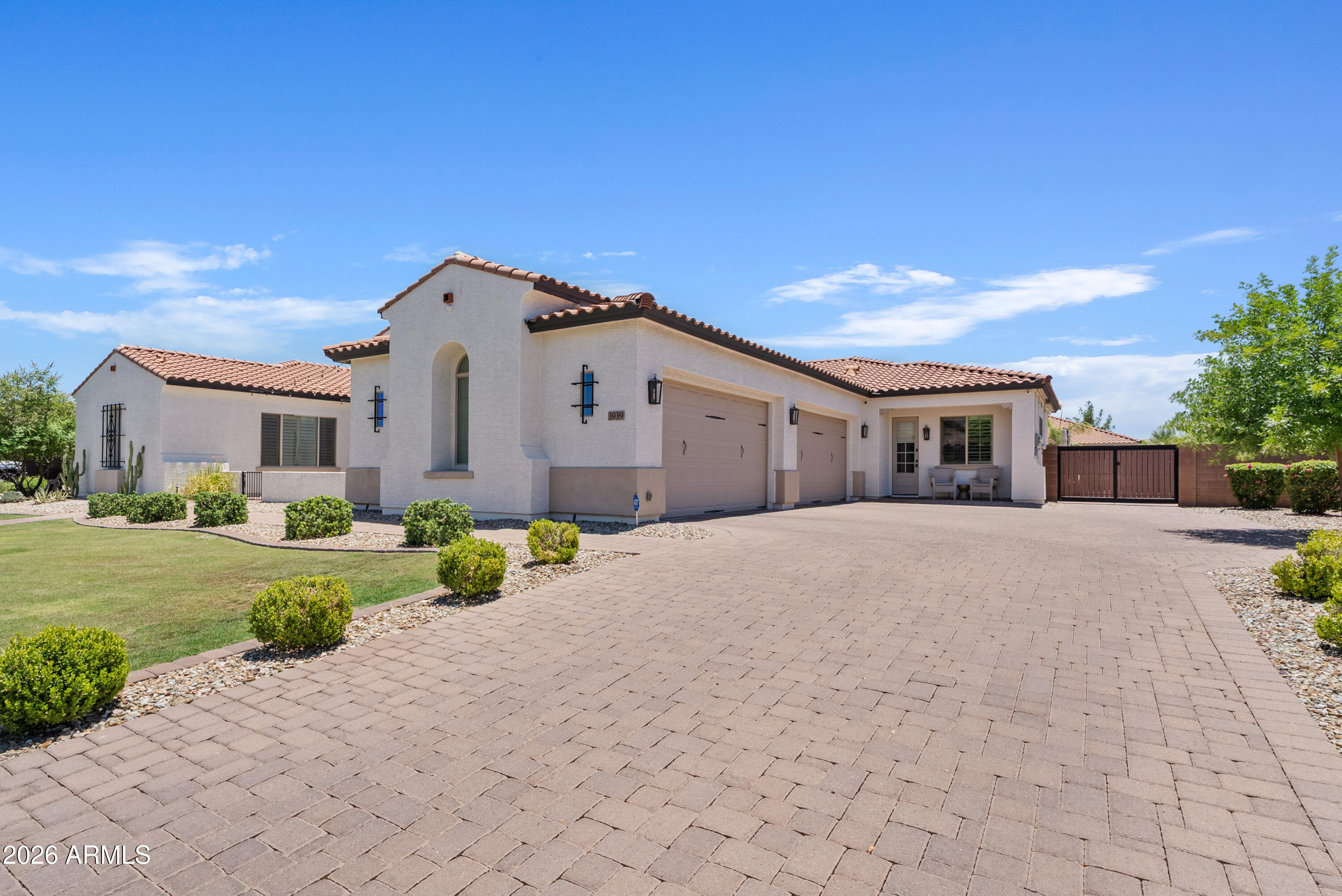 3939 E ENCANTO Street