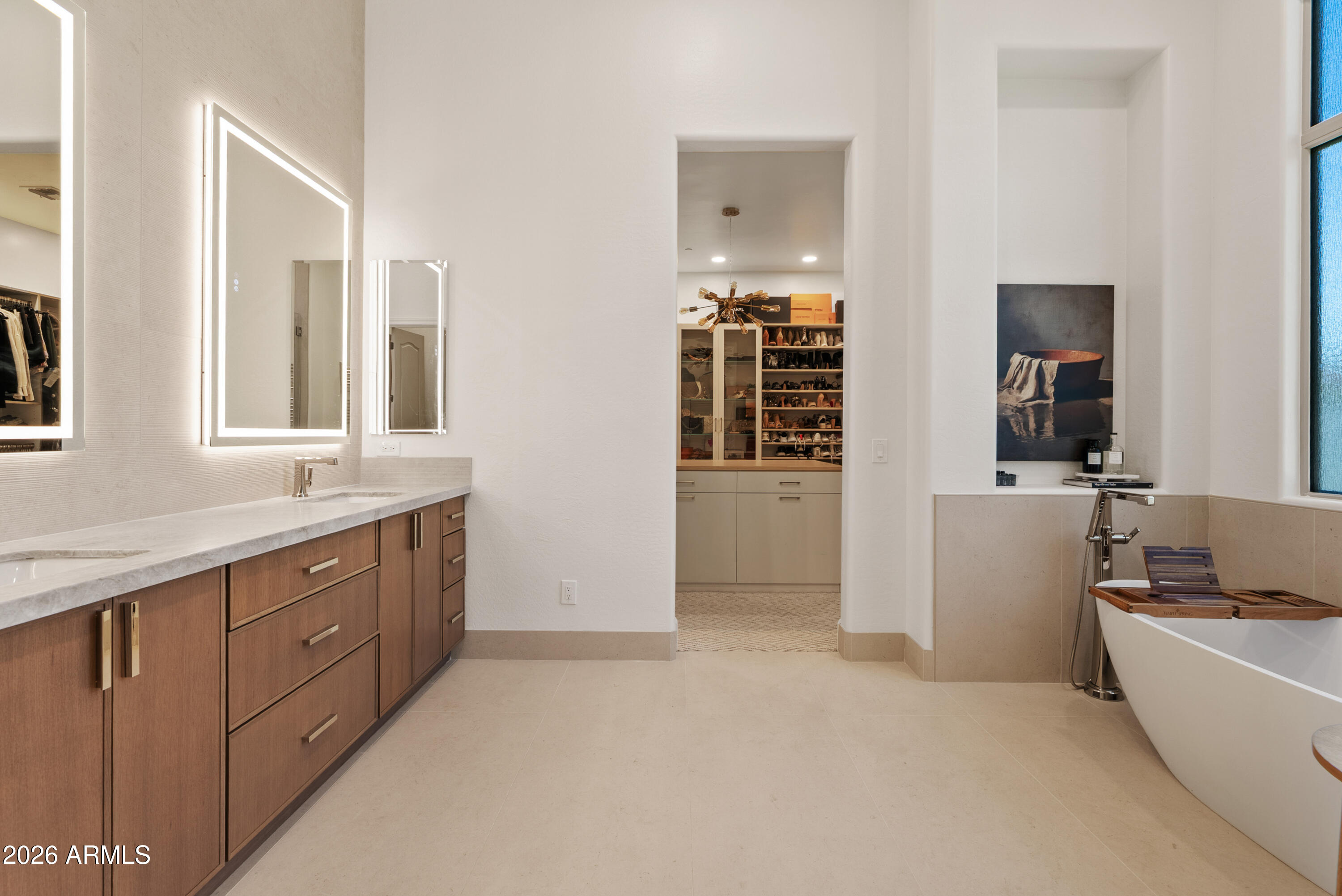 3939 E ENCANTO Street