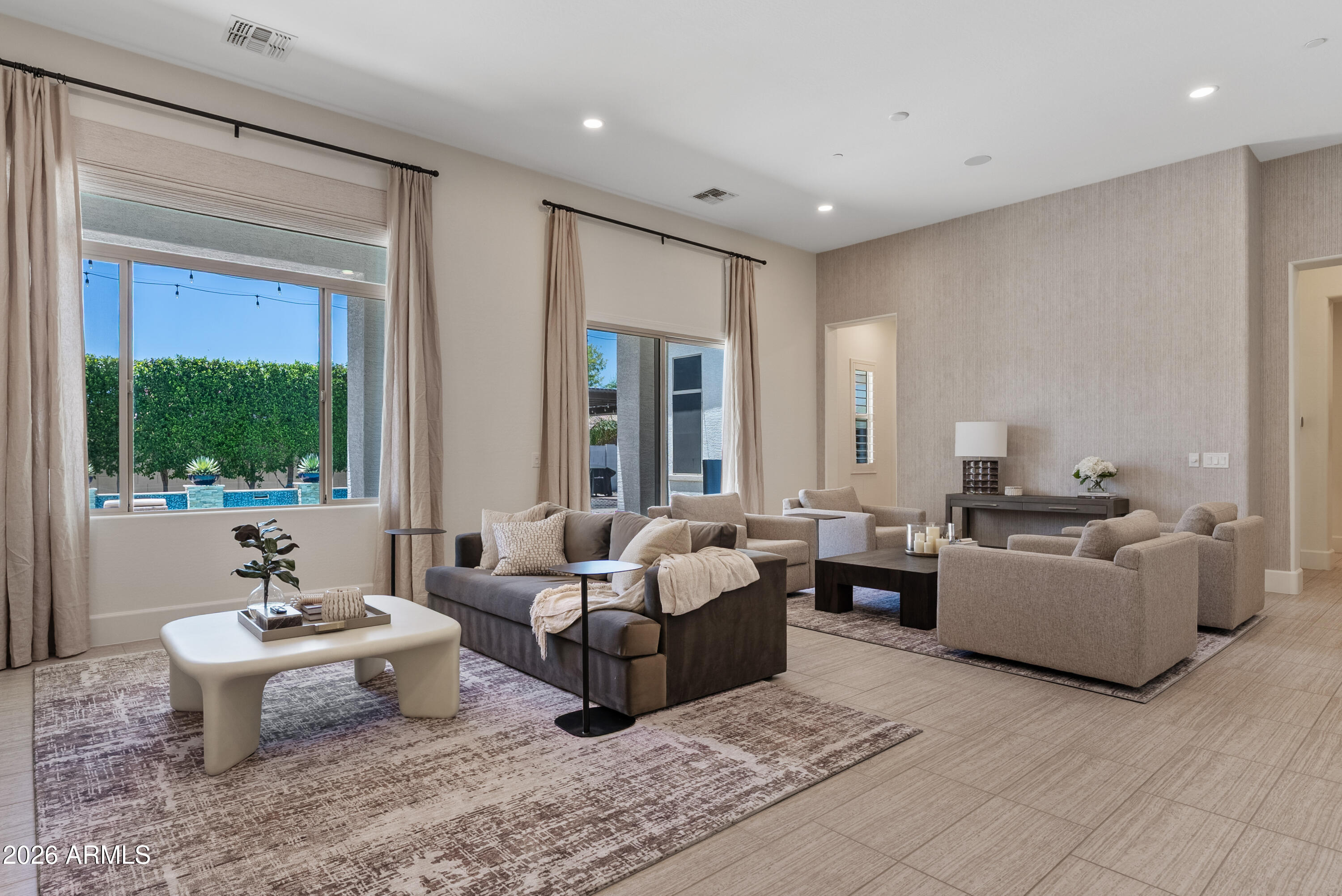 3939 E ENCANTO Street