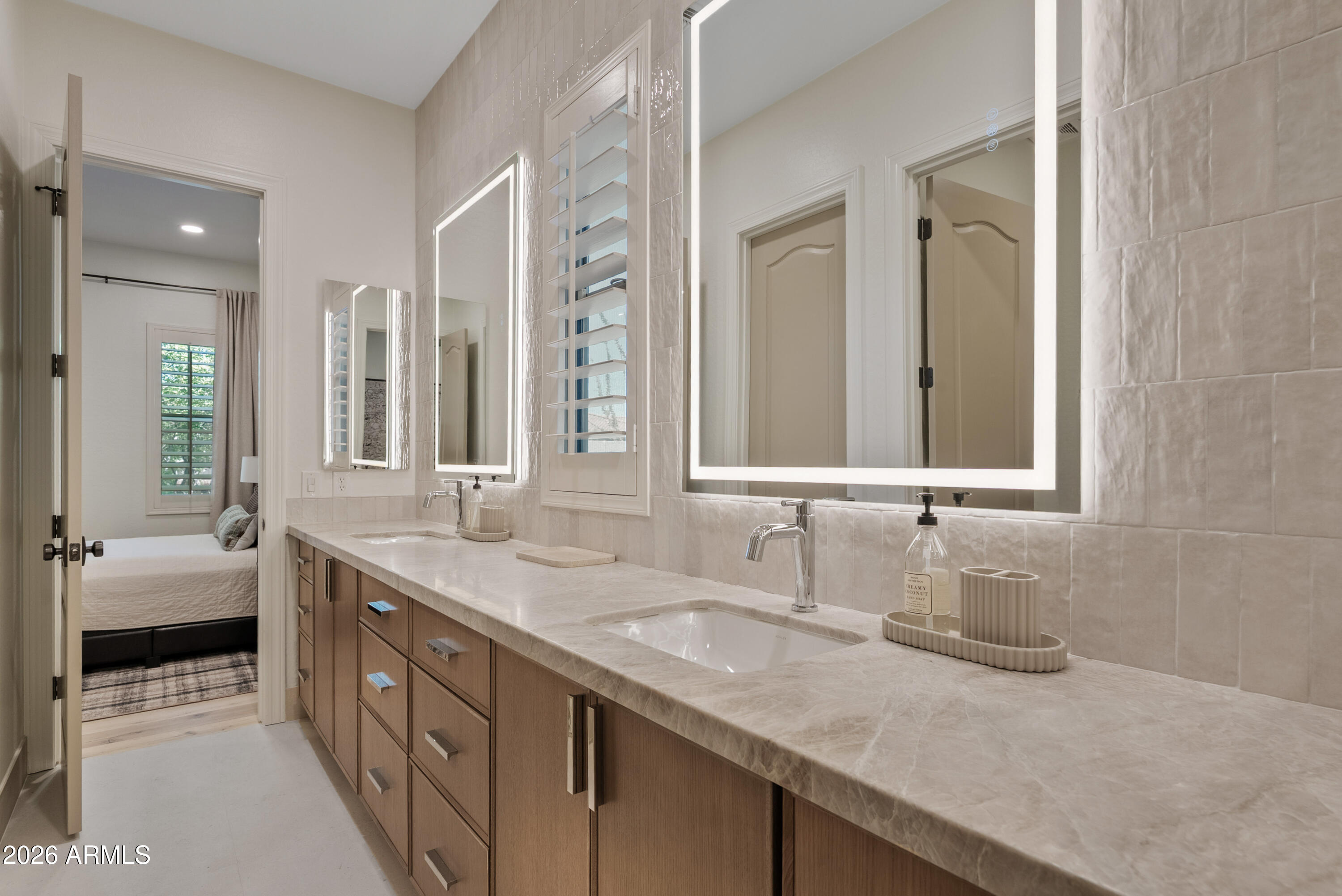 3939 E ENCANTO Street