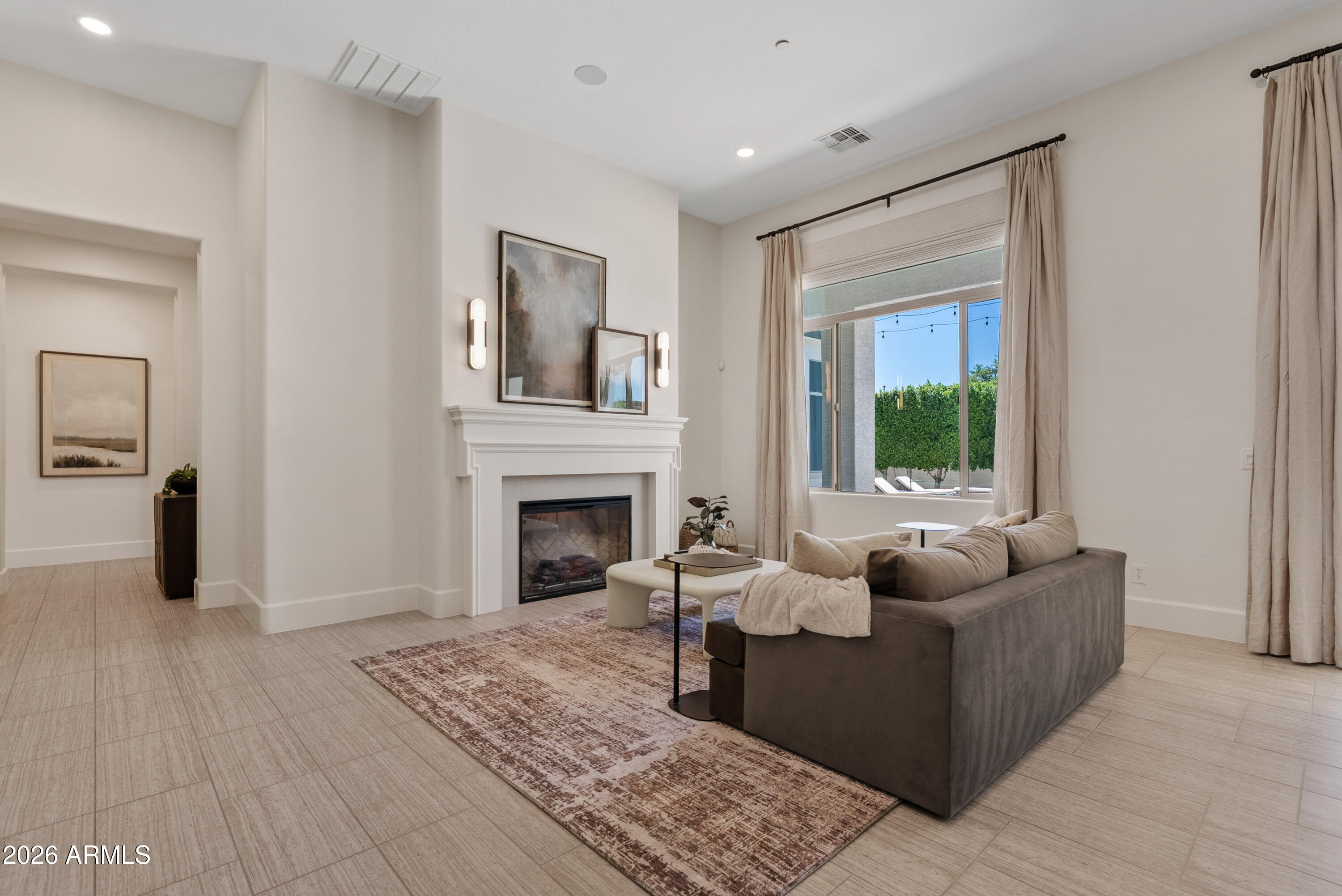 3939 E ENCANTO Street
