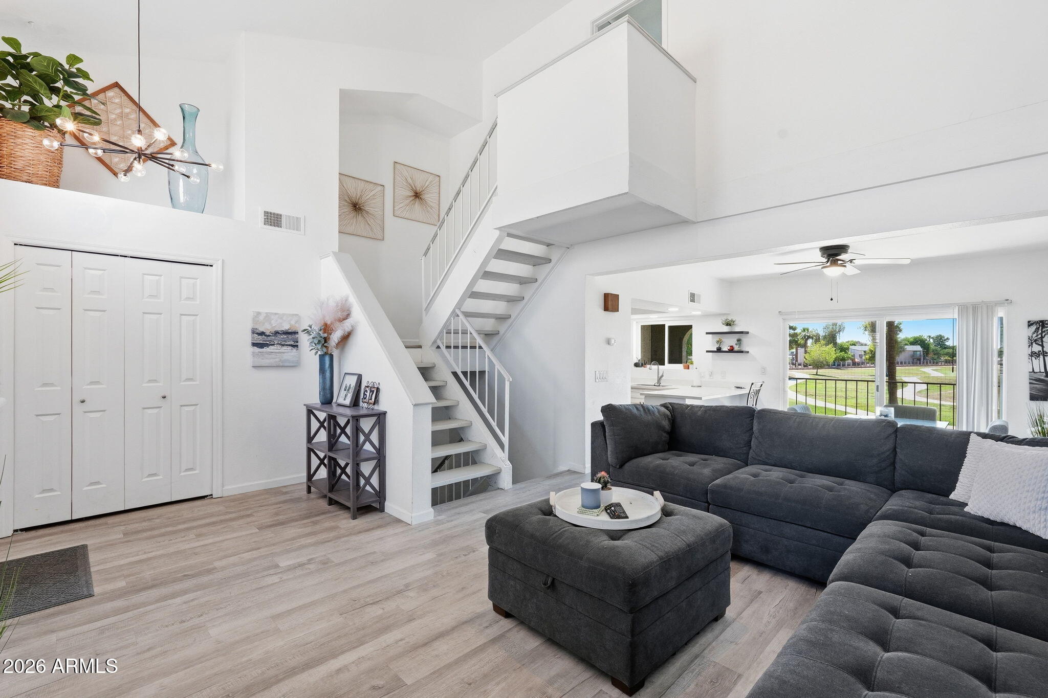 2524 S EL PARADISO 67