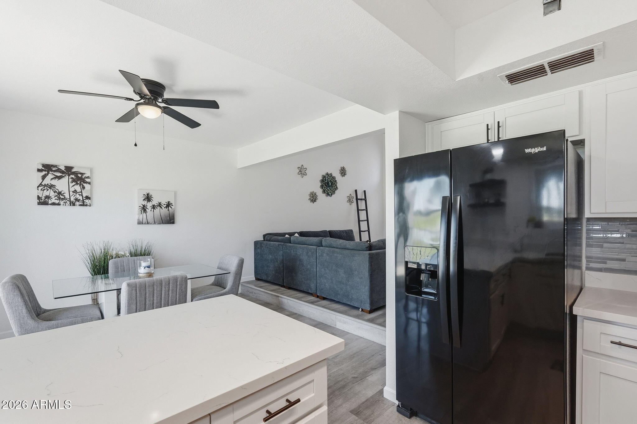 2524 S EL PARADISO 67