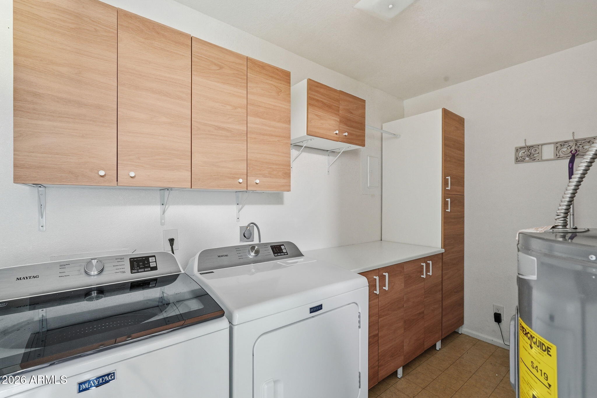 2524 S EL PARADISO 67
