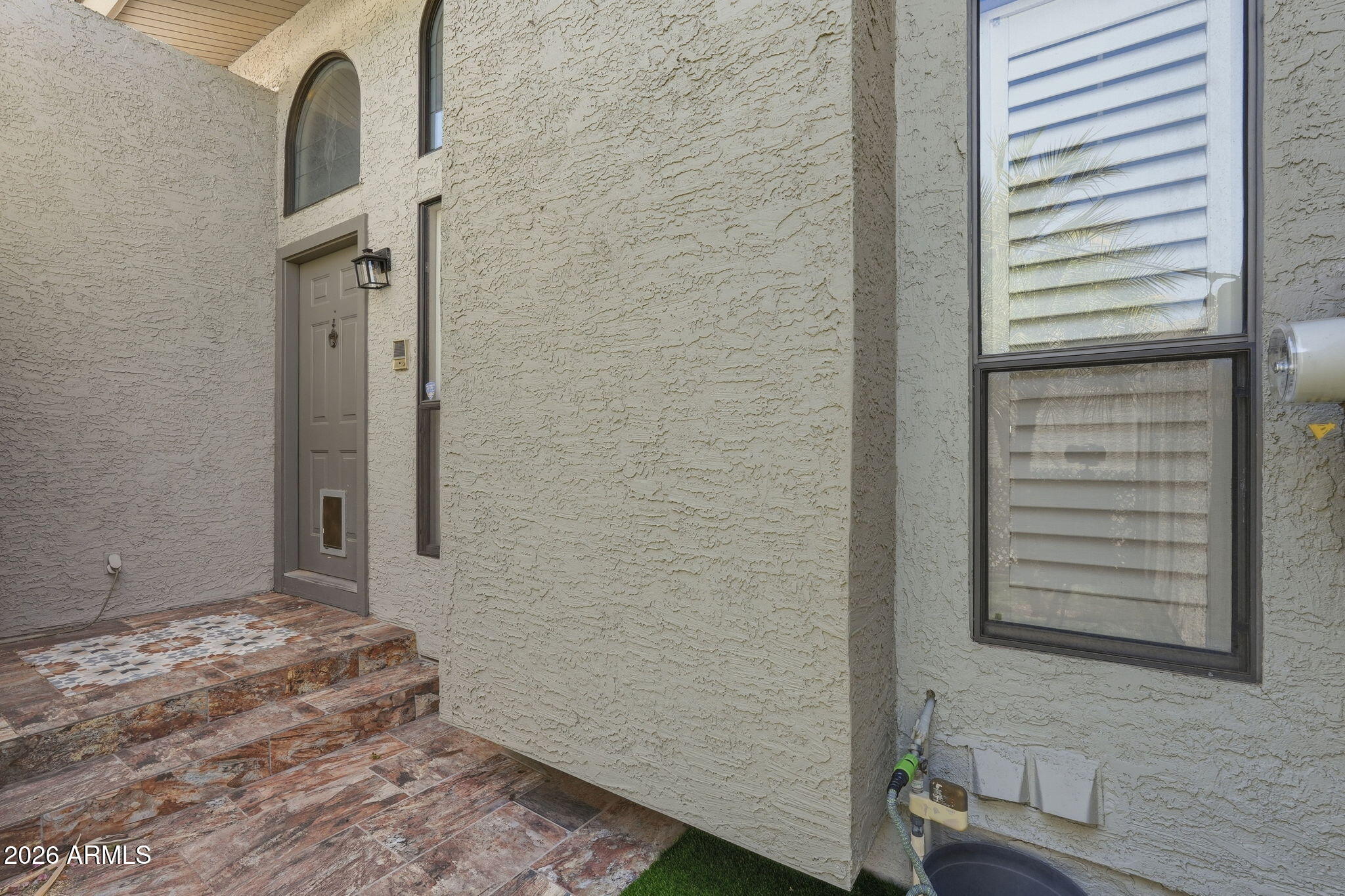 2524 S EL PARADISO 67