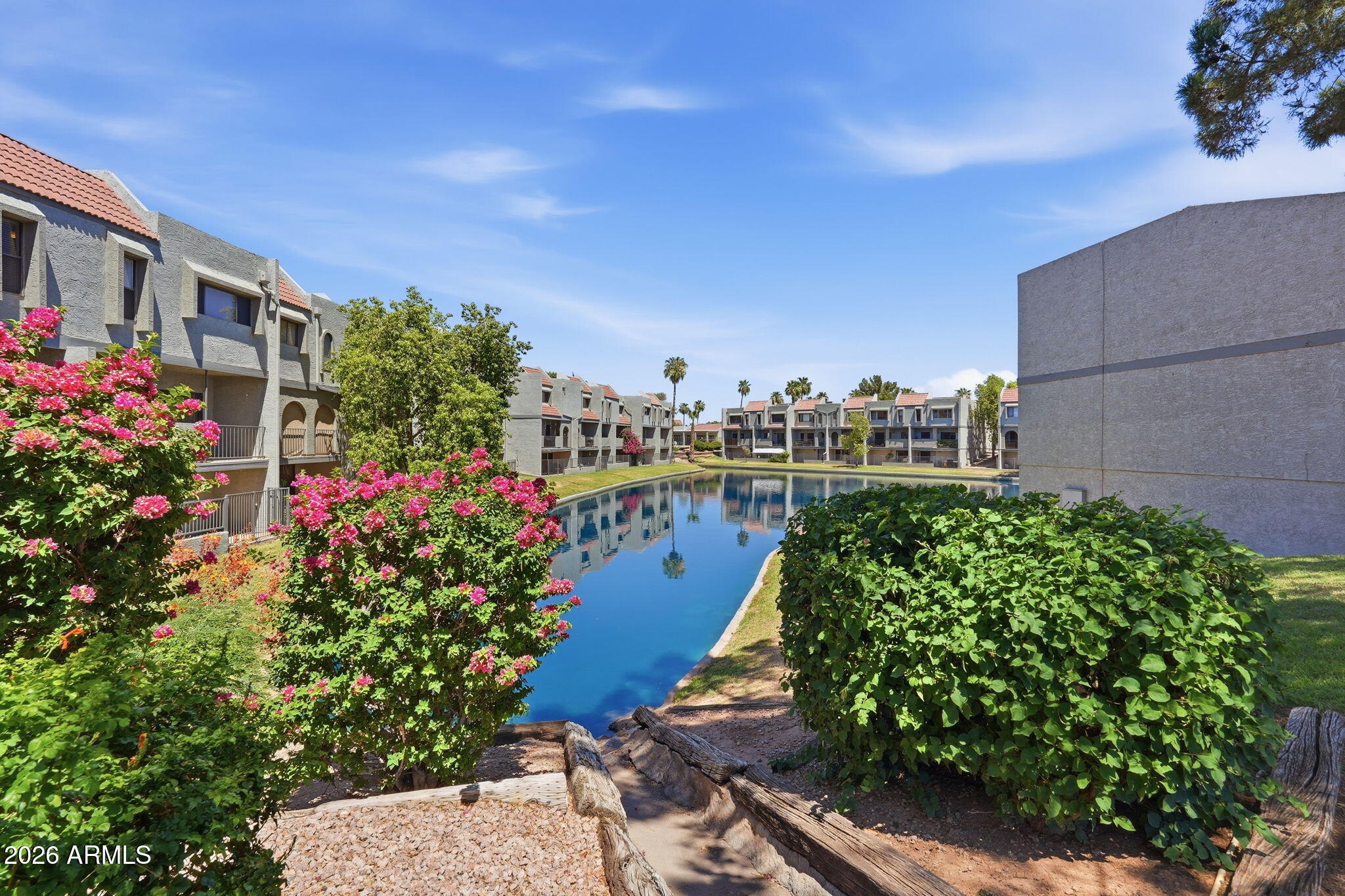 2524 S EL PARADISO 67