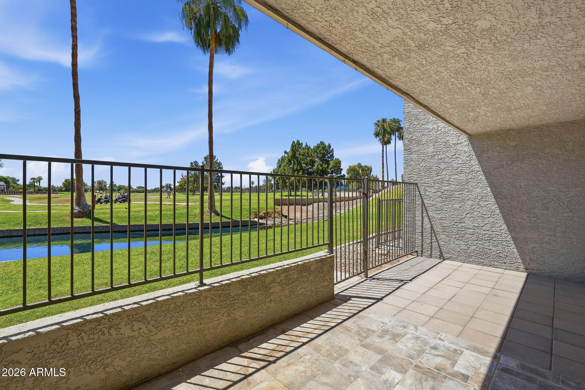 2524 S EL PARADISO 67