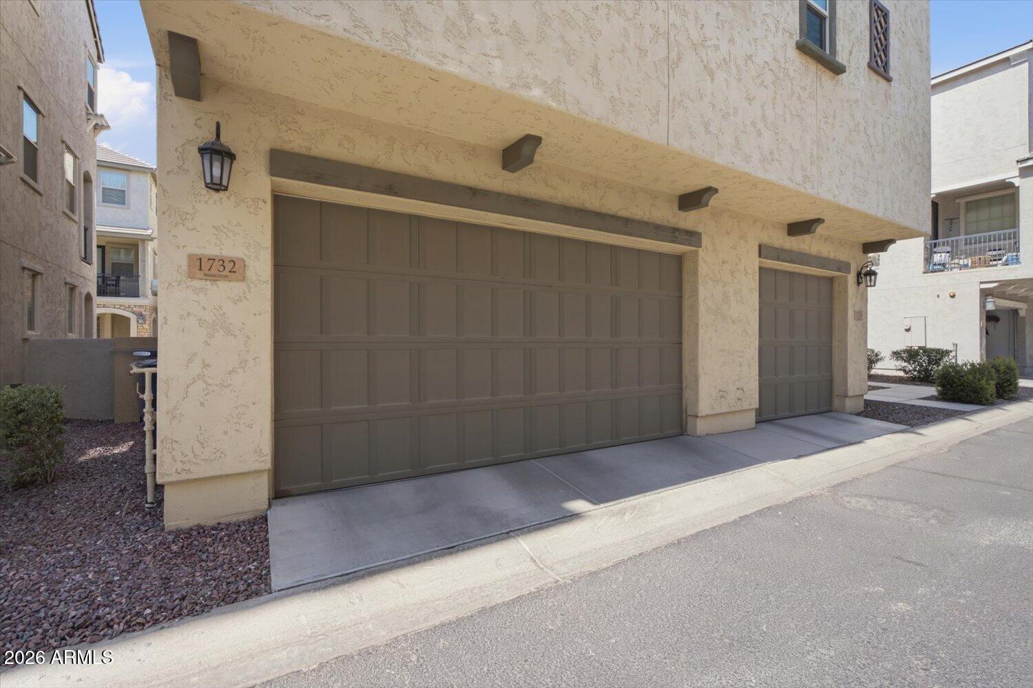1732 E DOGWOOD Lane