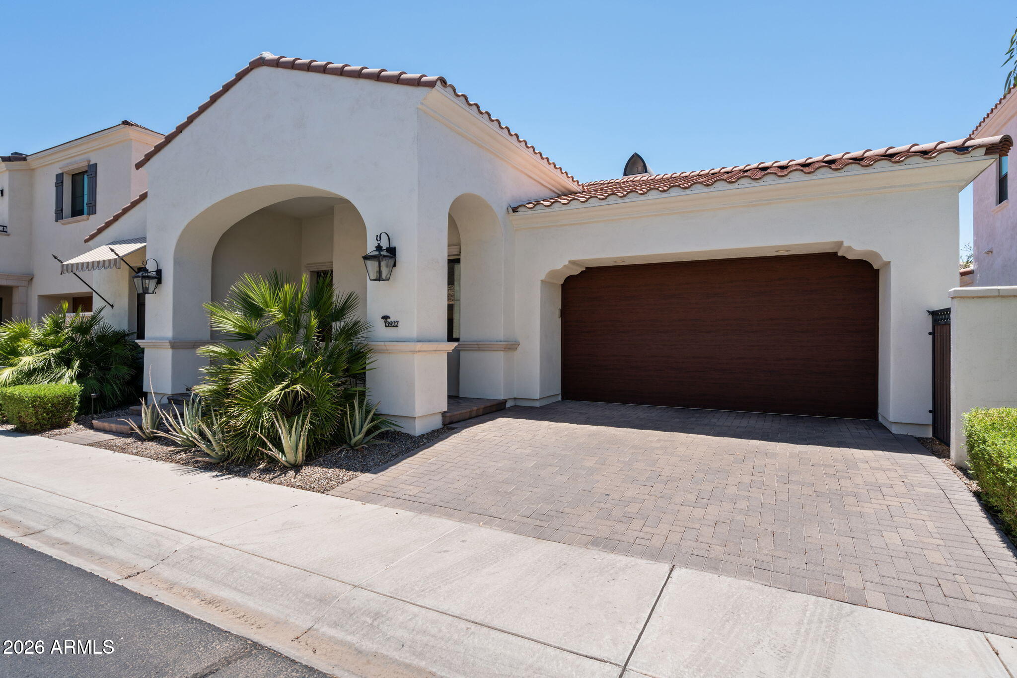3927 E CRITTENDEN Lane