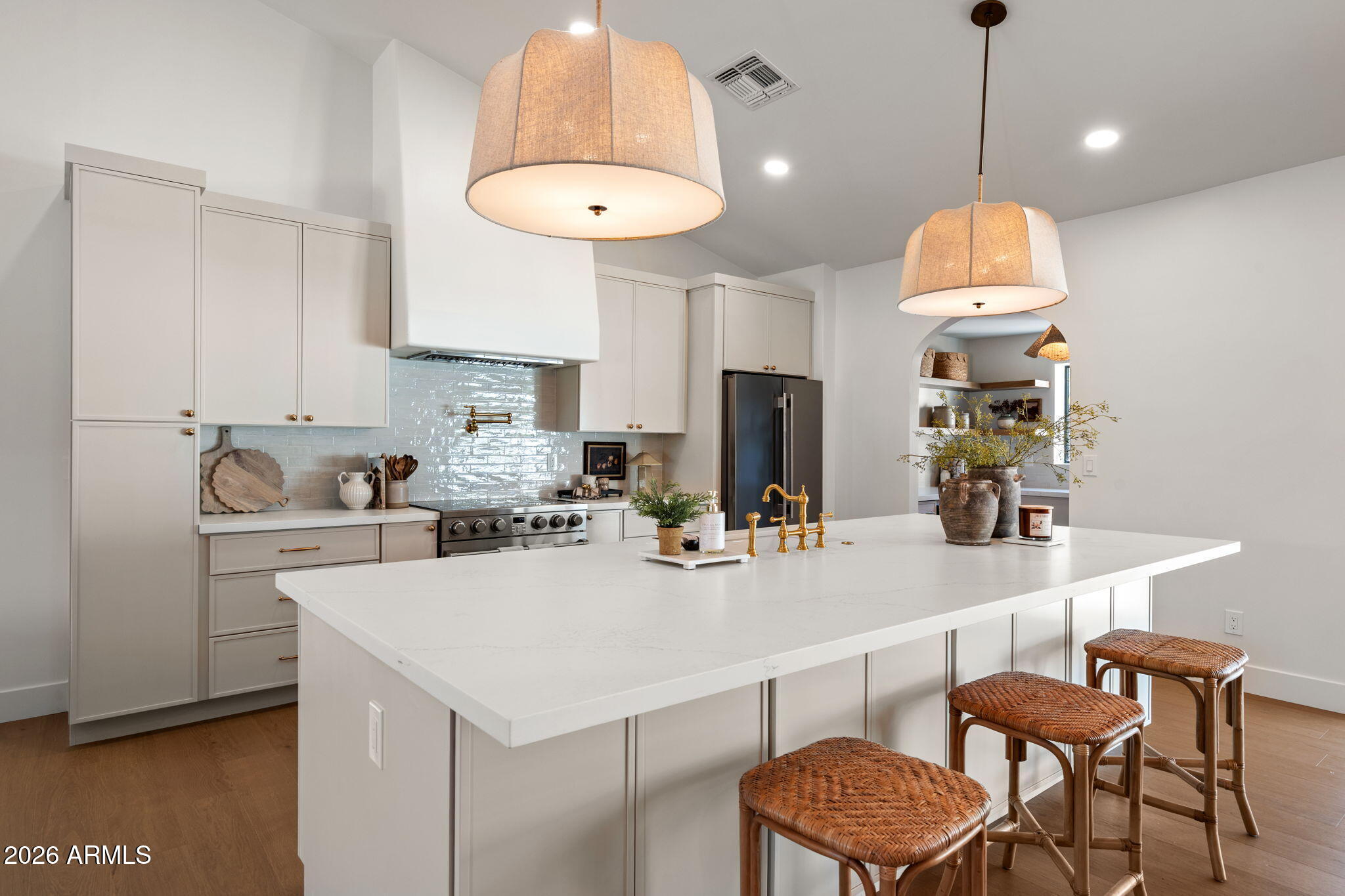 10572 E BELLA VISTA Drive