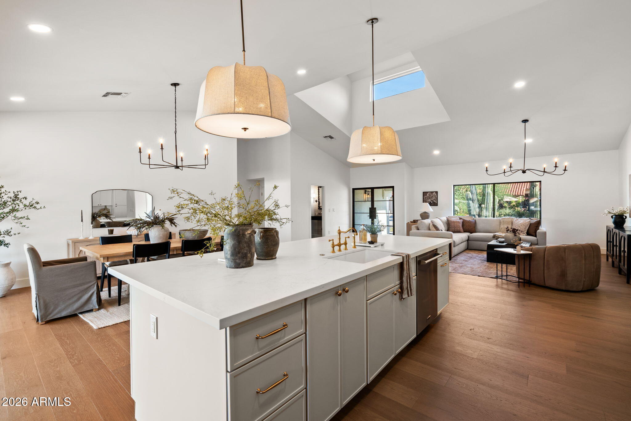 10572 E BELLA VISTA Drive