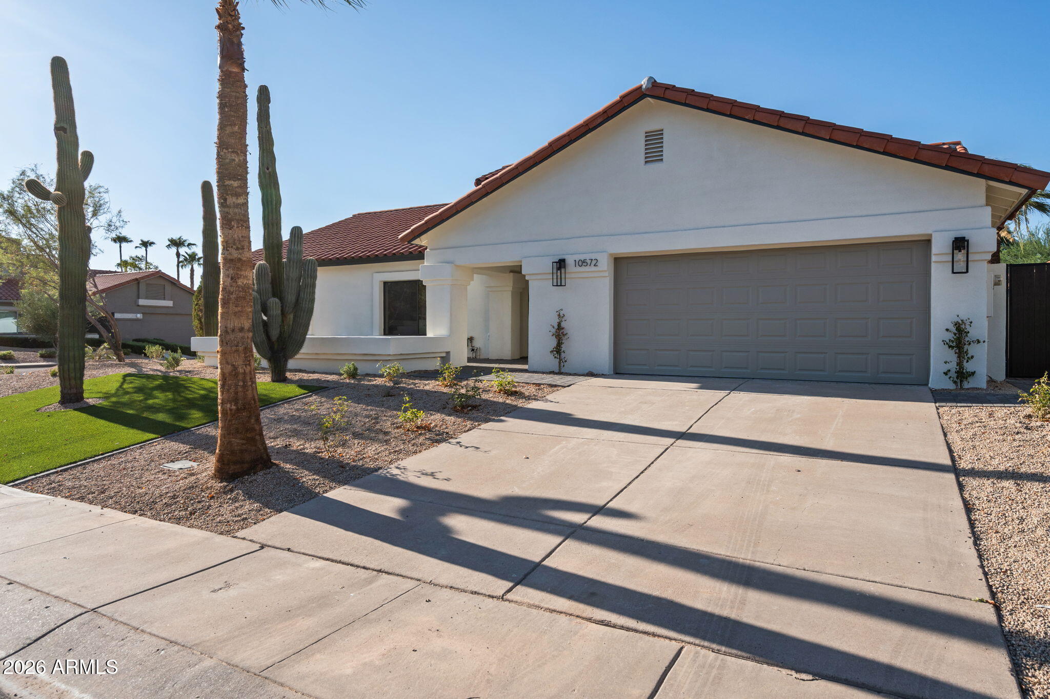 10572 E BELLA VISTA Drive