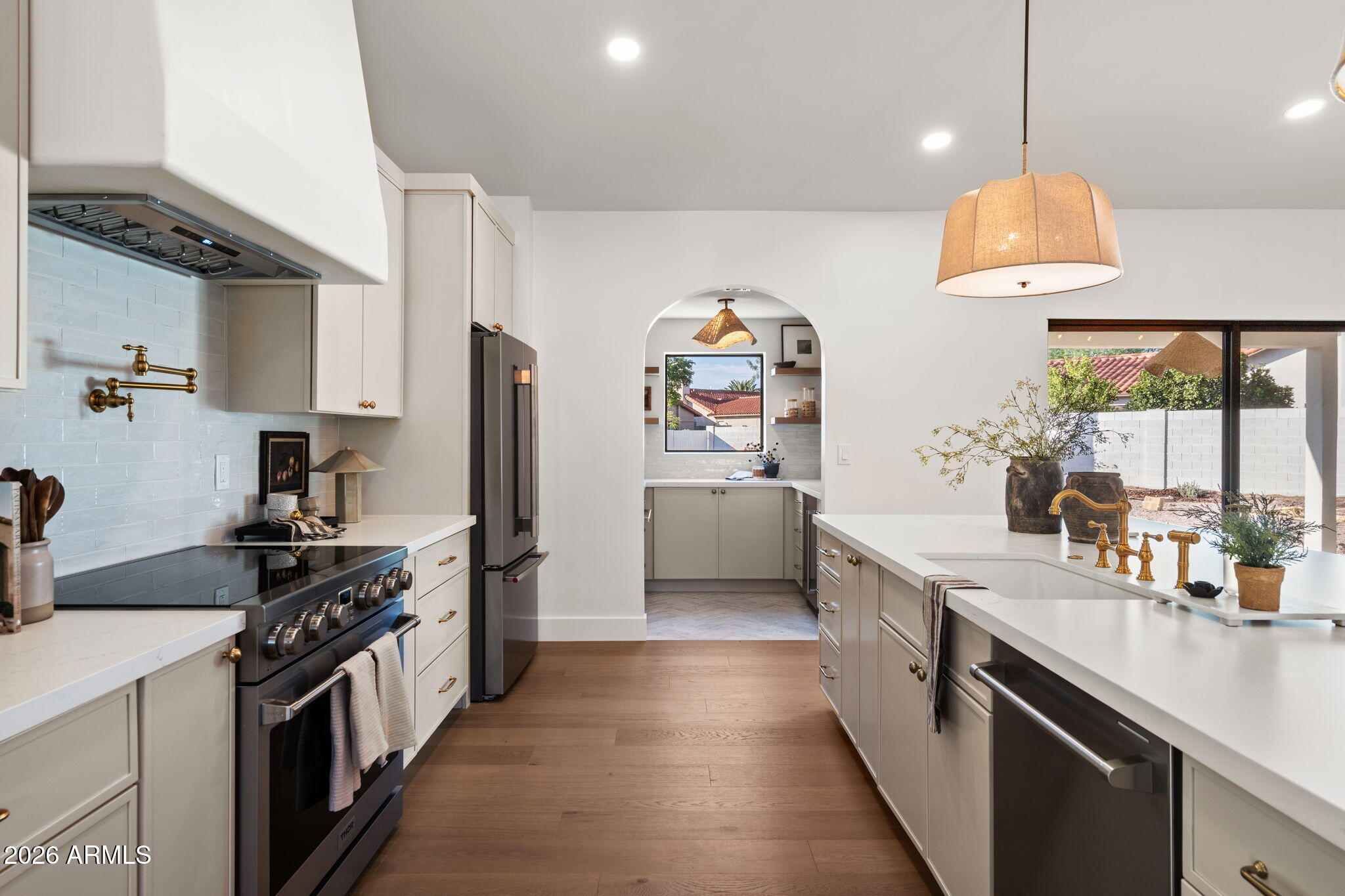 10572 E BELLA VISTA Drive