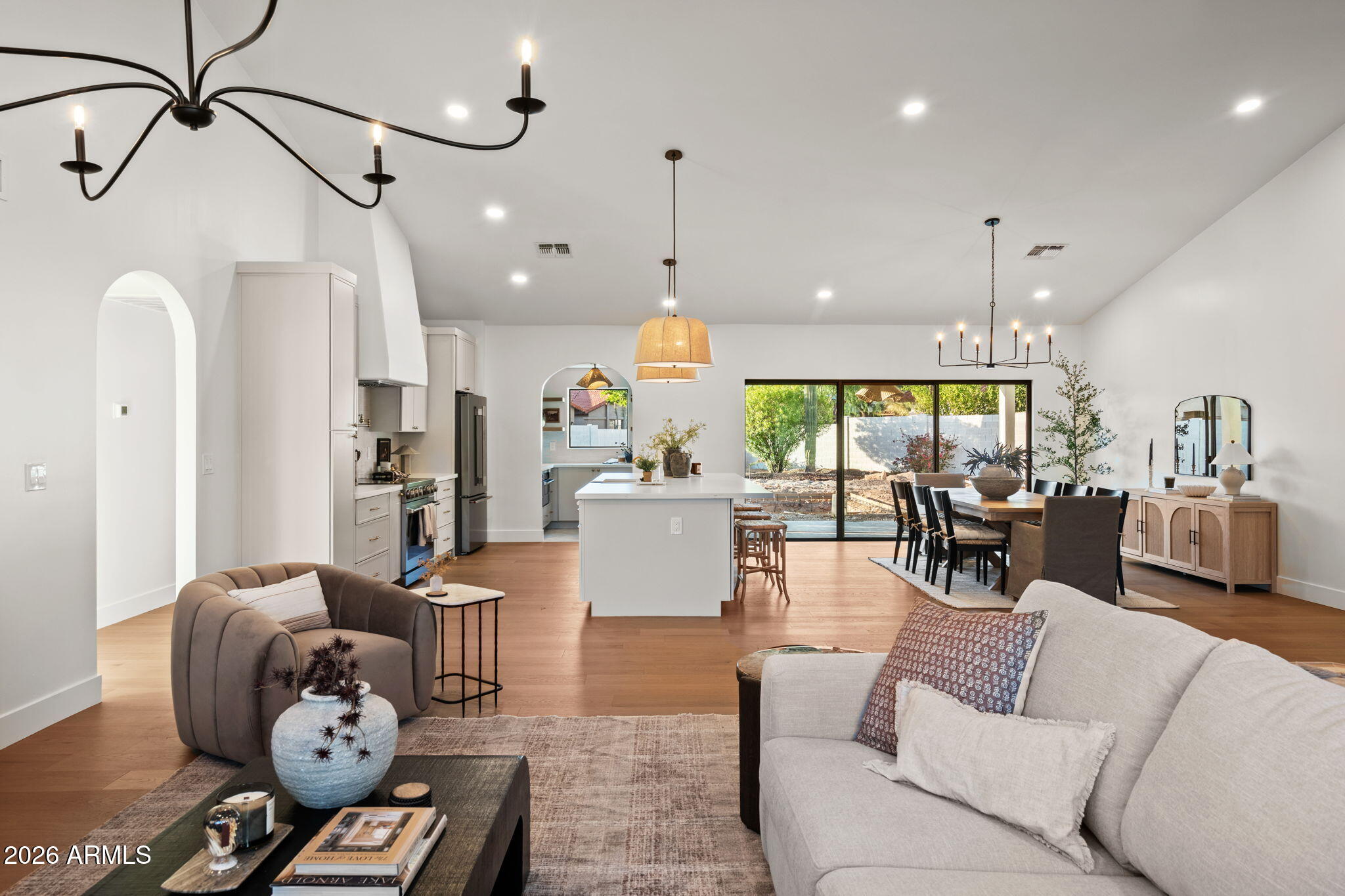 10572 E BELLA VISTA Drive
