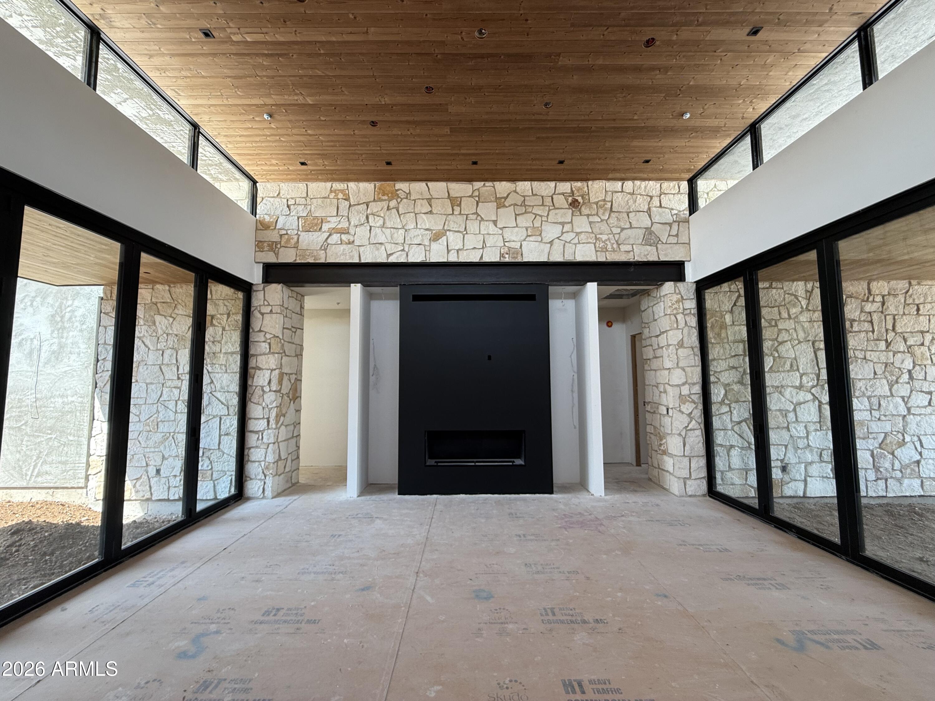 8528 E CLYDESDALE Trail