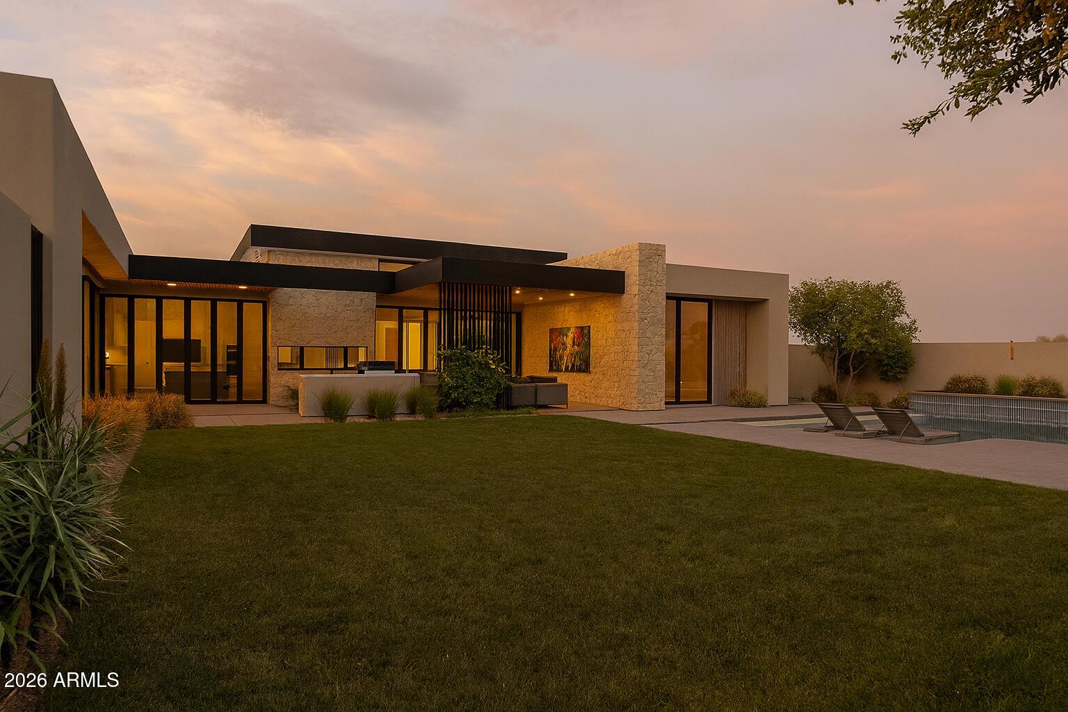 8528 E CLYDESDALE Trail