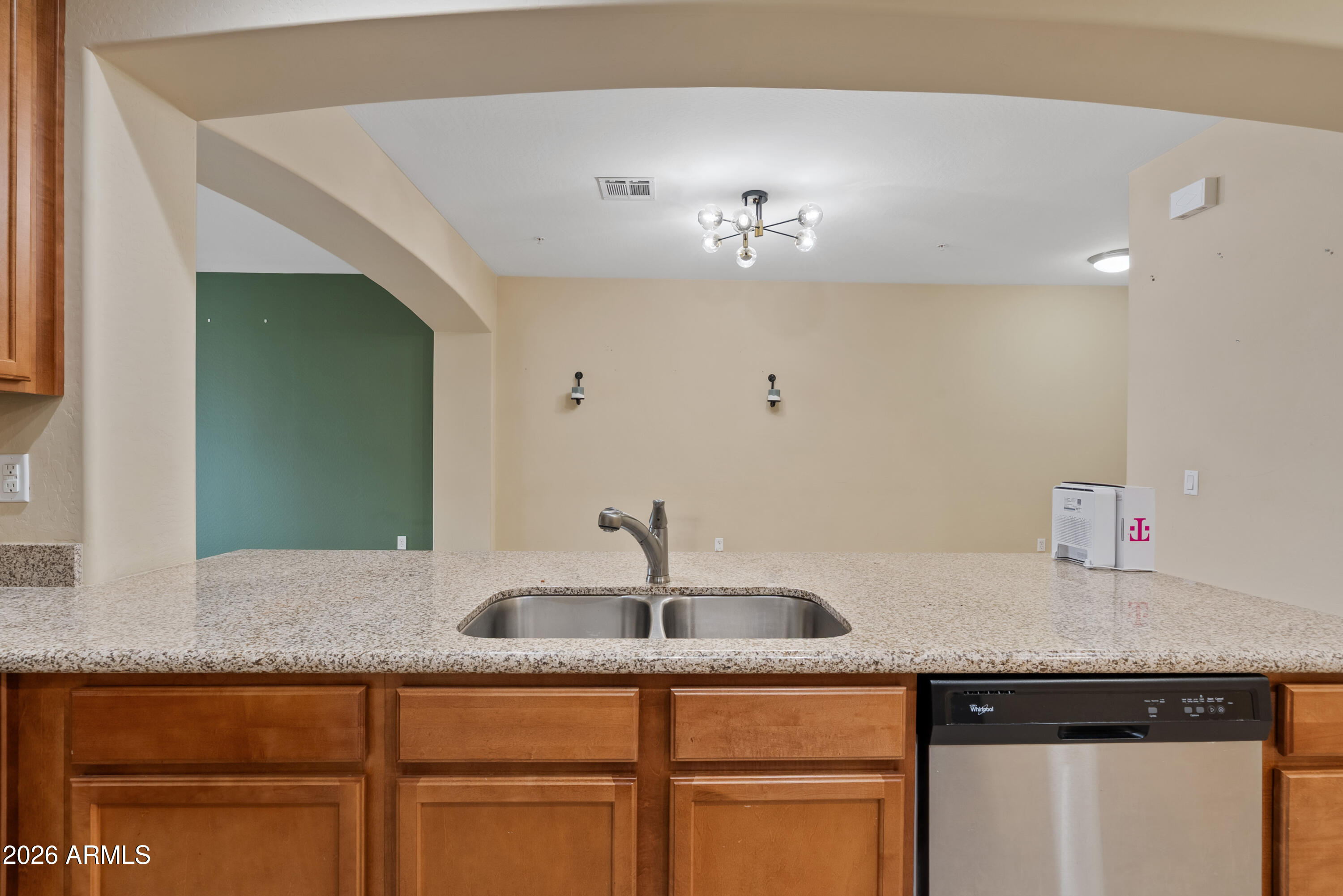 7726 E BASELINE Road 129