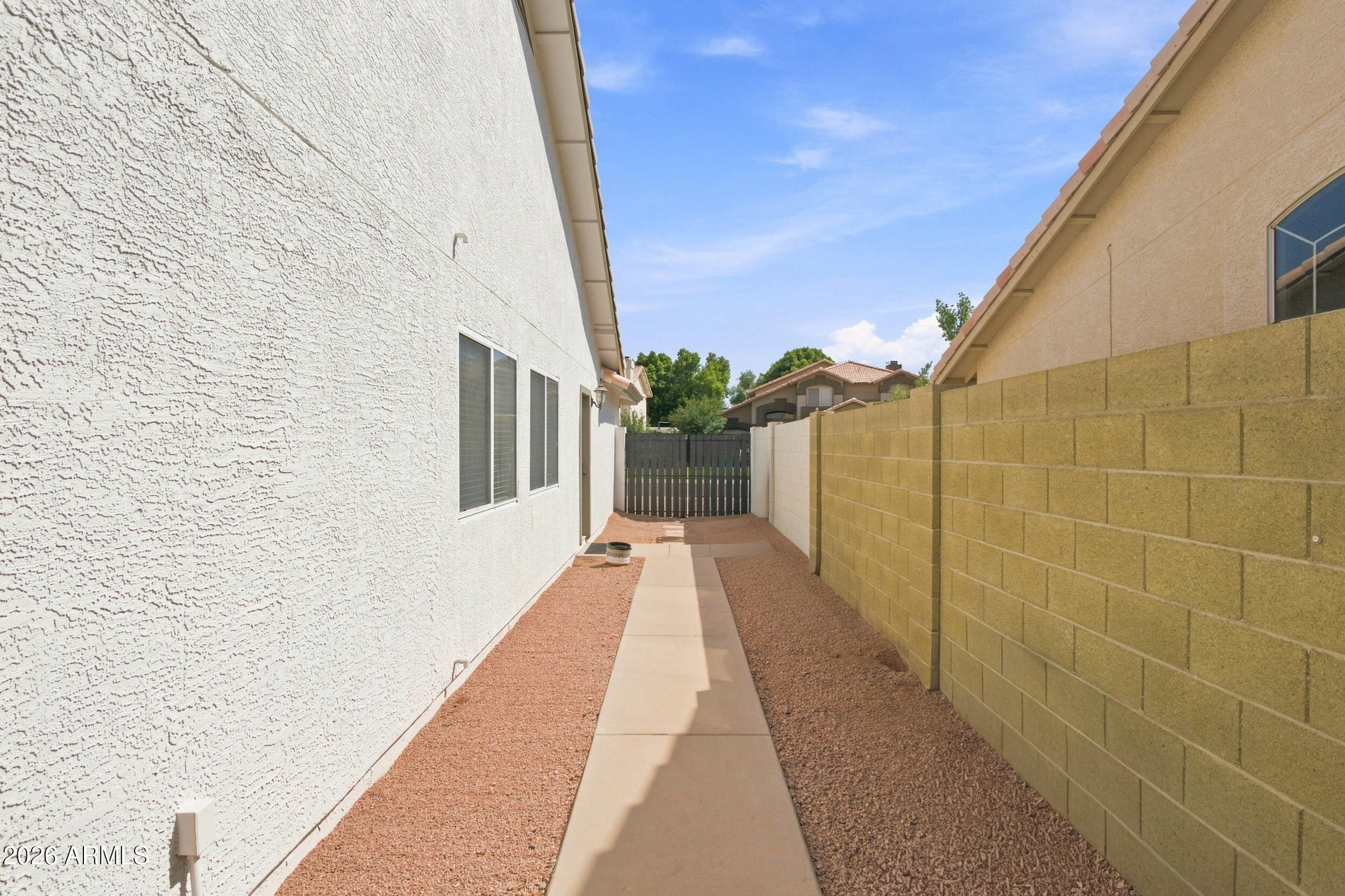 1514 E BRUCE Avenue