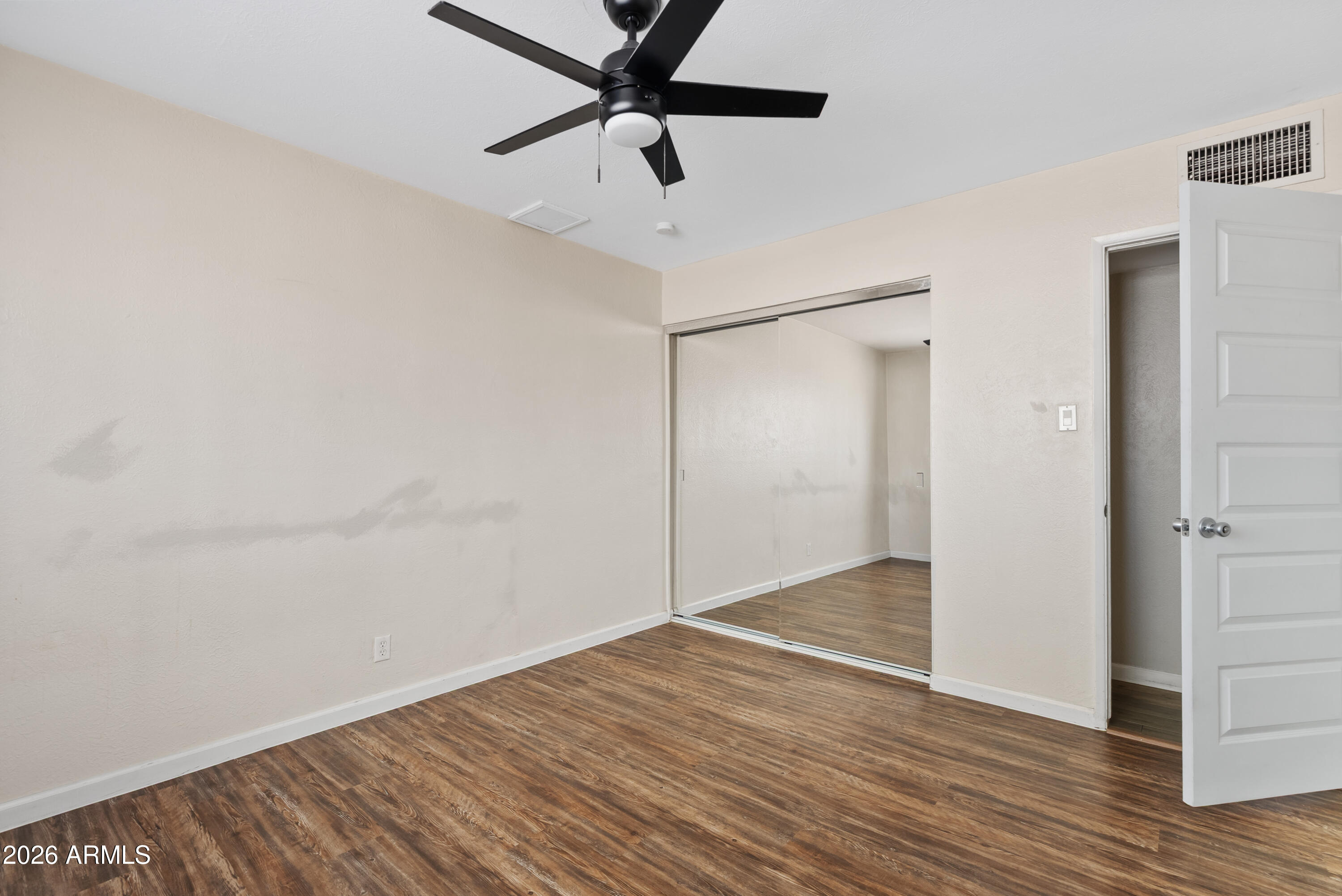 449 E CONTINENTAL Drive