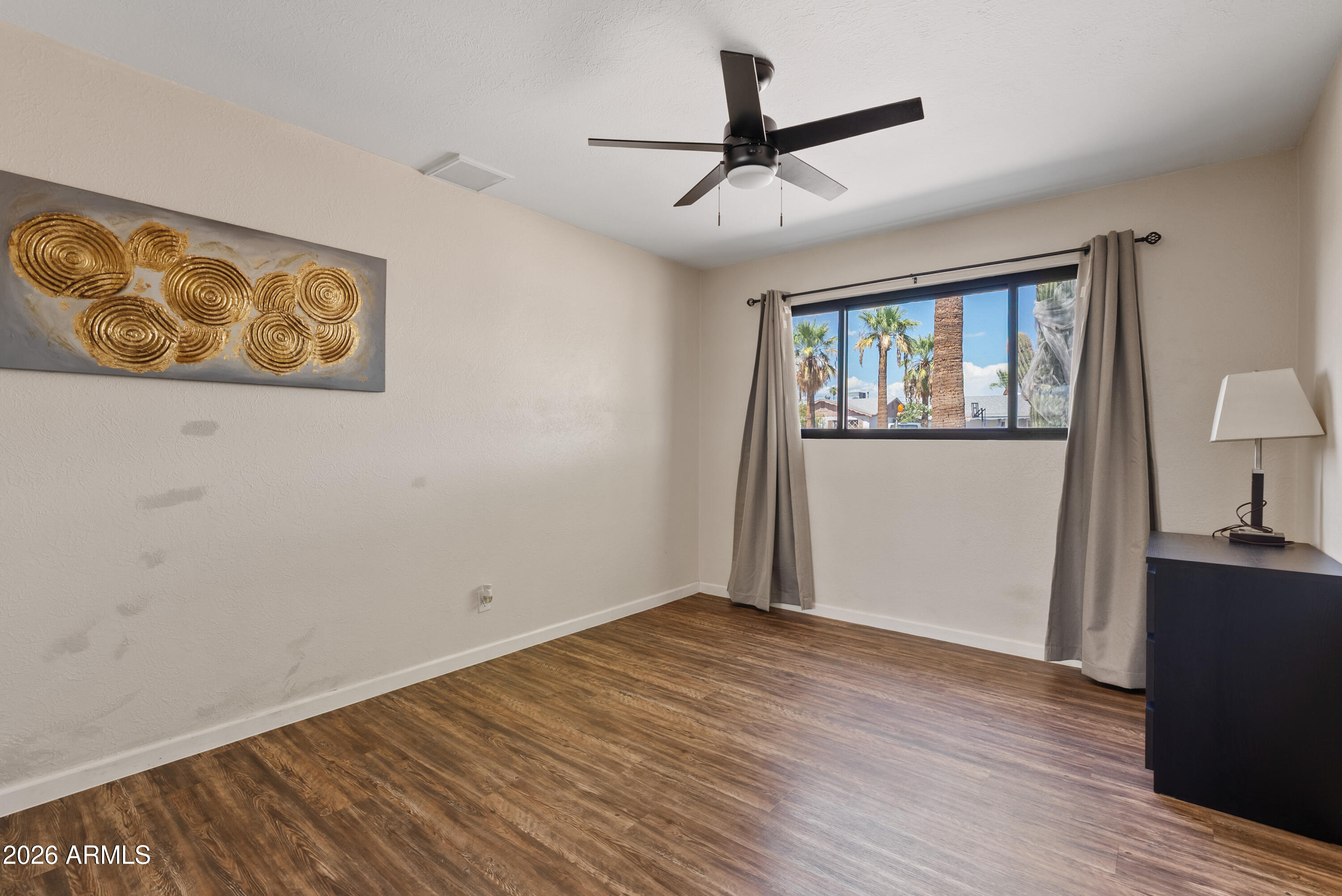 449 E CONTINENTAL Drive