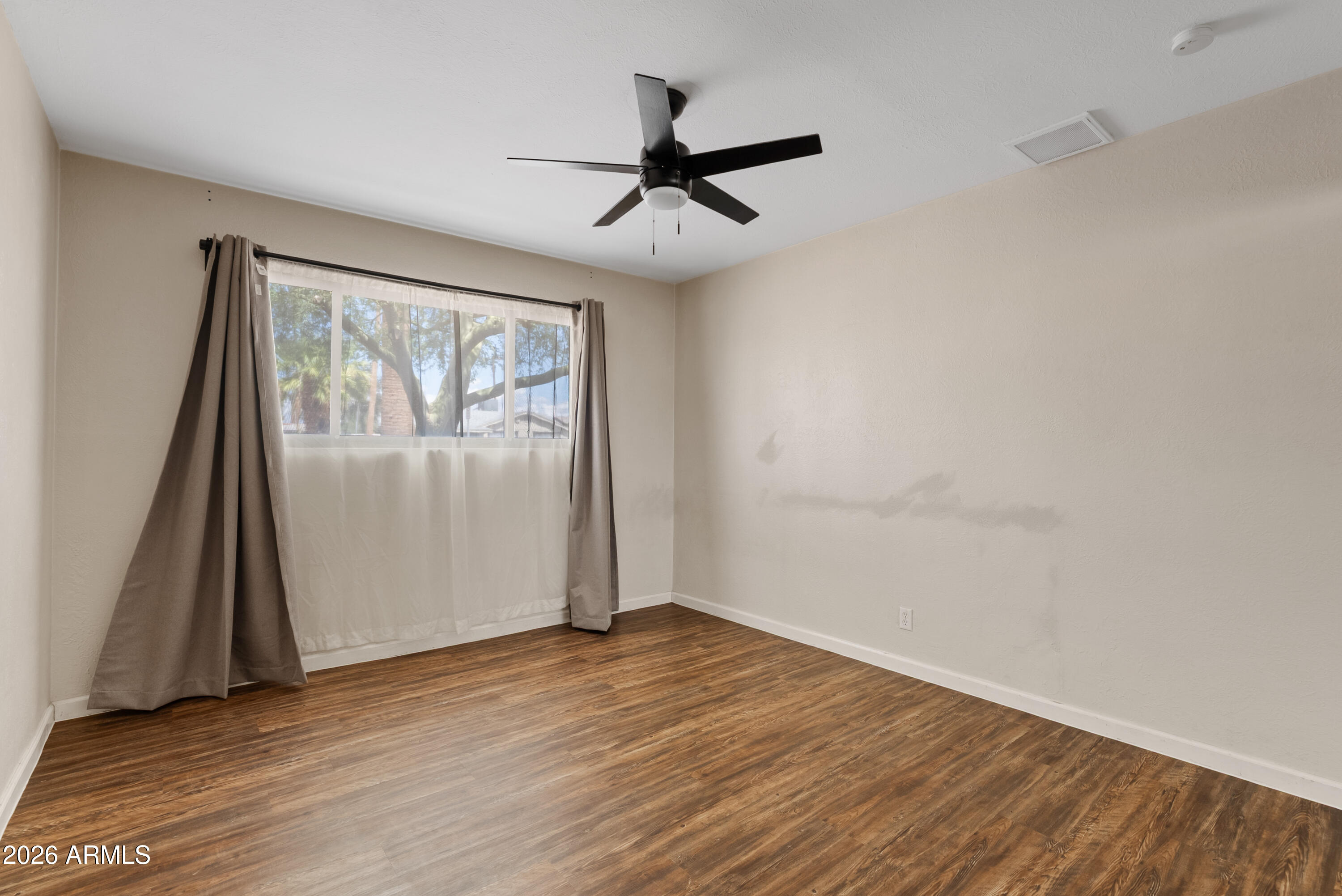 449 E CONTINENTAL Drive