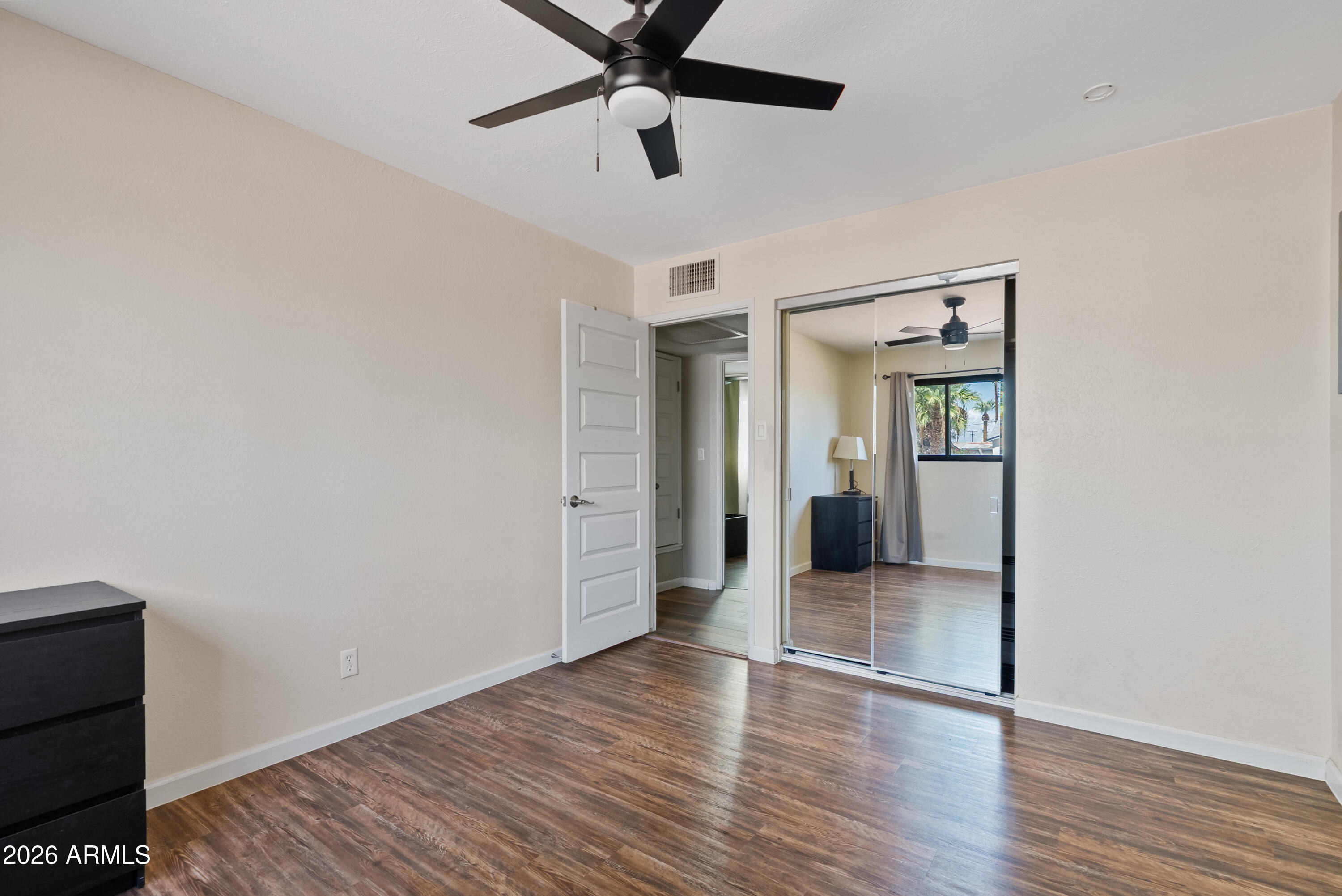 449 E CONTINENTAL Drive