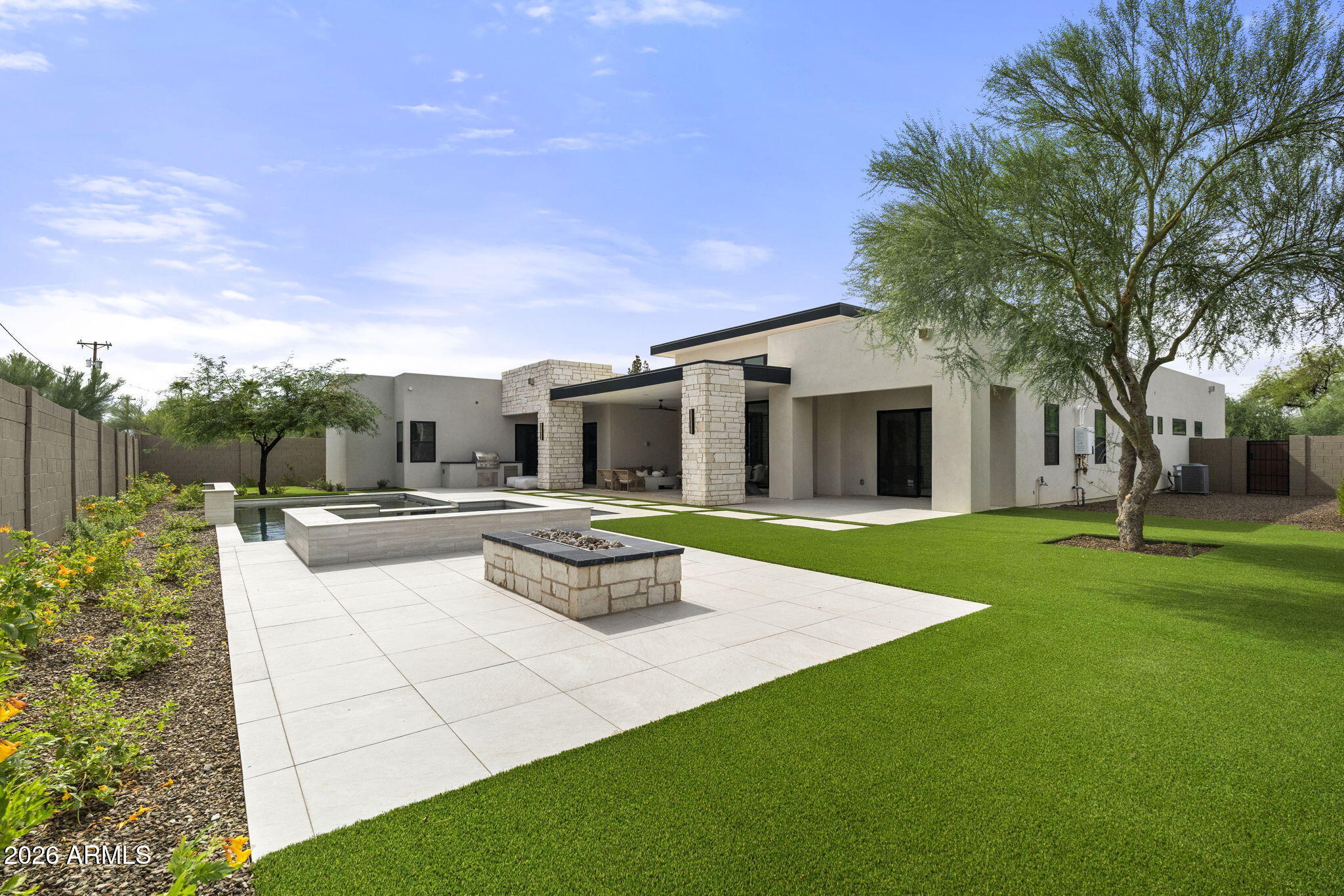 4165 E SAINT JOSEPH Way