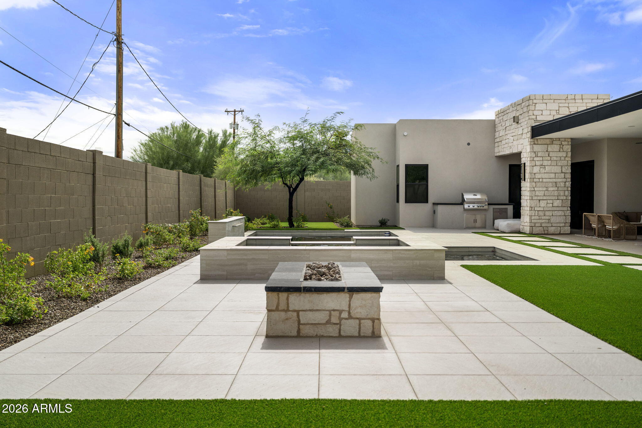 4165 E SAINT JOSEPH Way