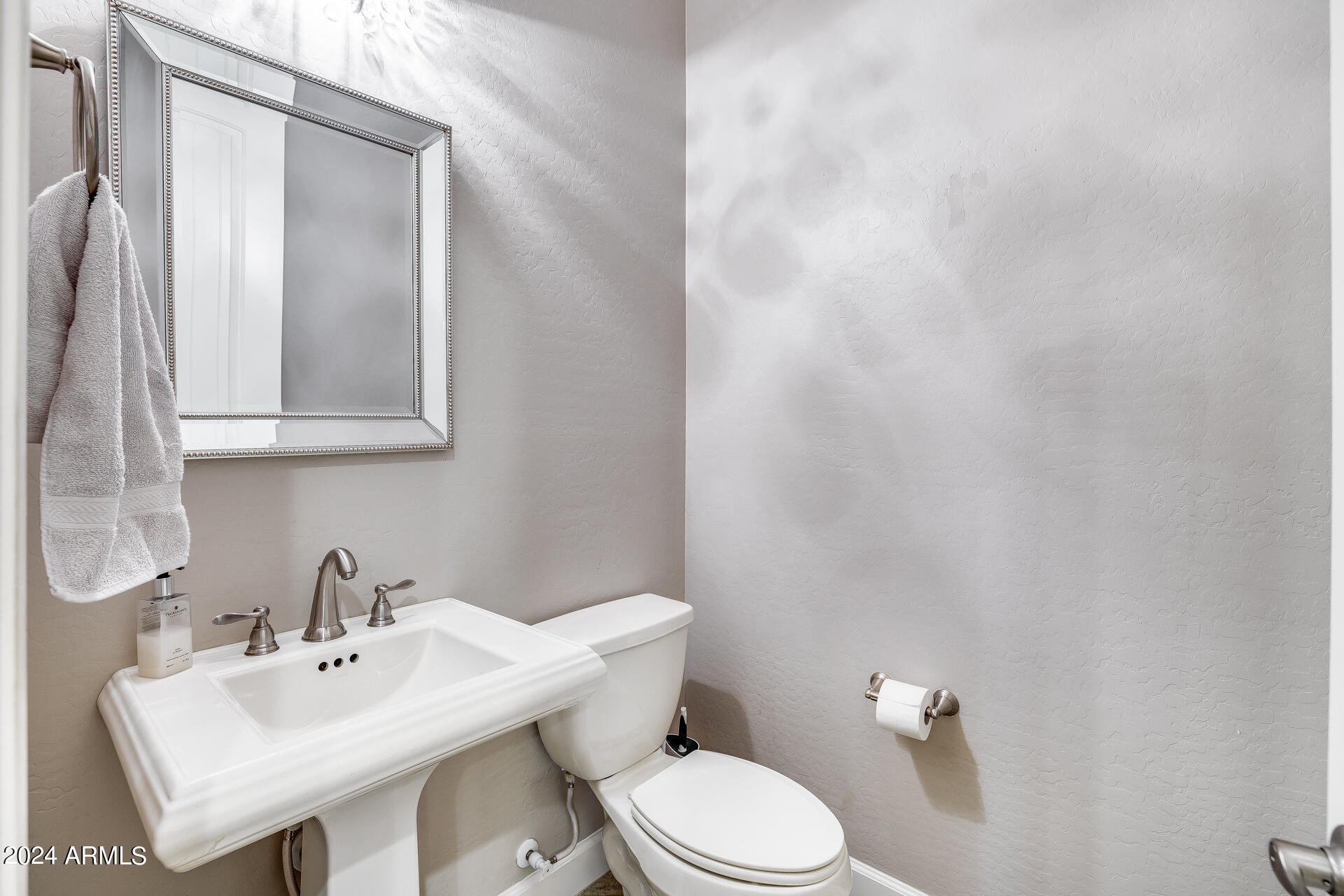 3786 E CHESTNUT Lane