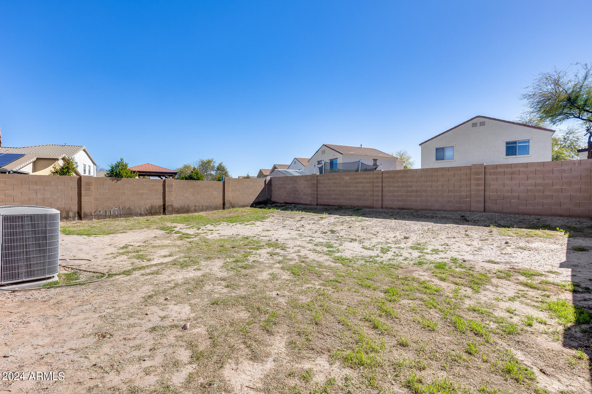 1209 E SHARI Street