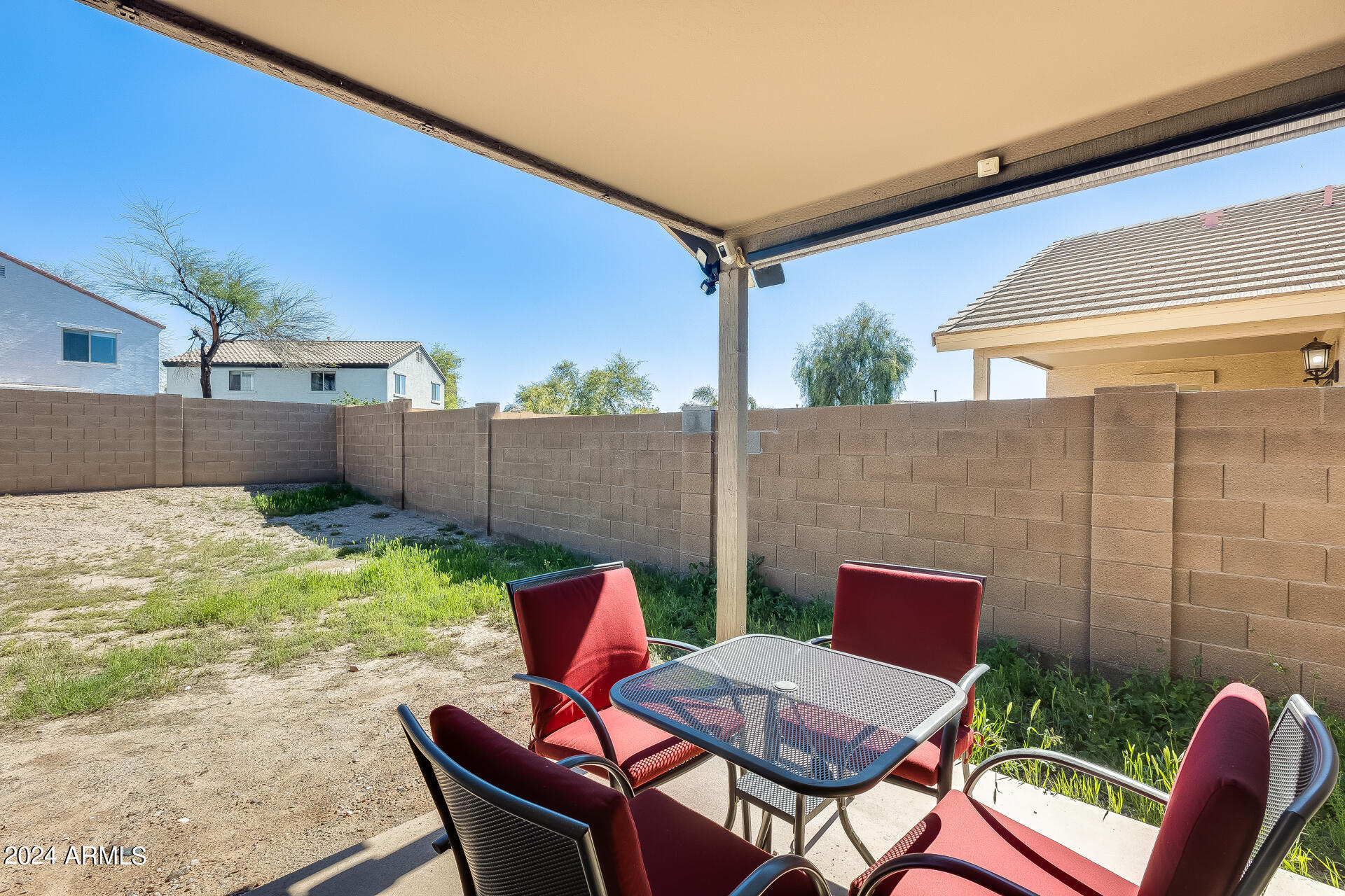 1209 E SHARI Street
