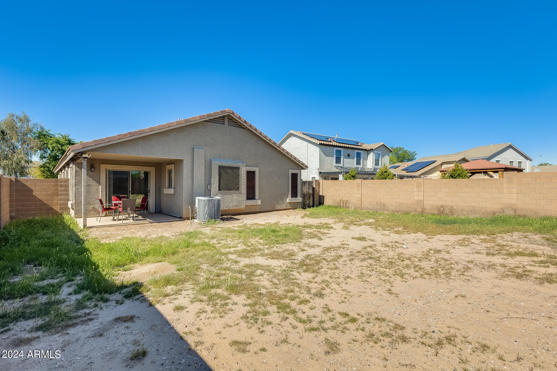 1209 E SHARI Street