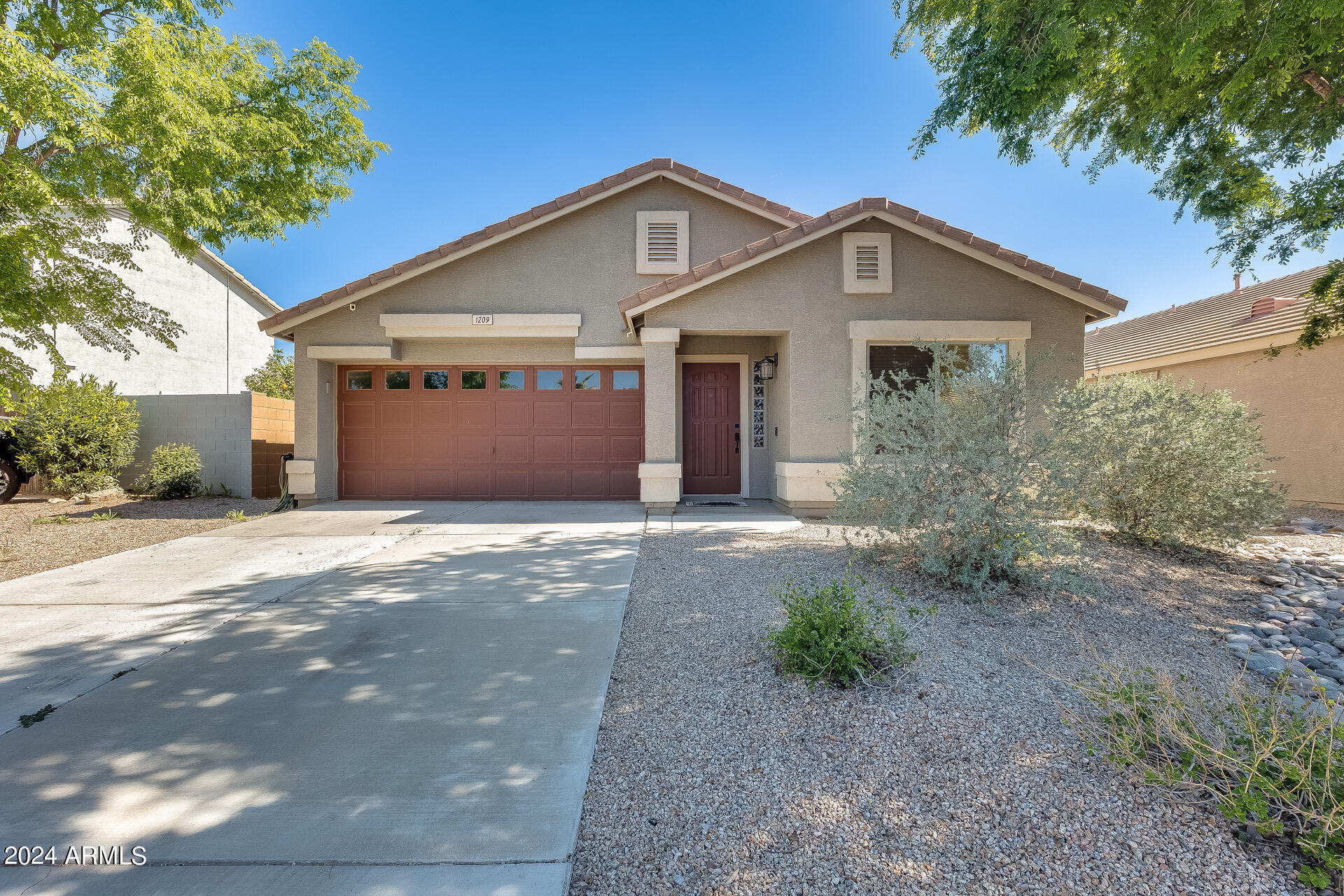 1209 E SHARI Street