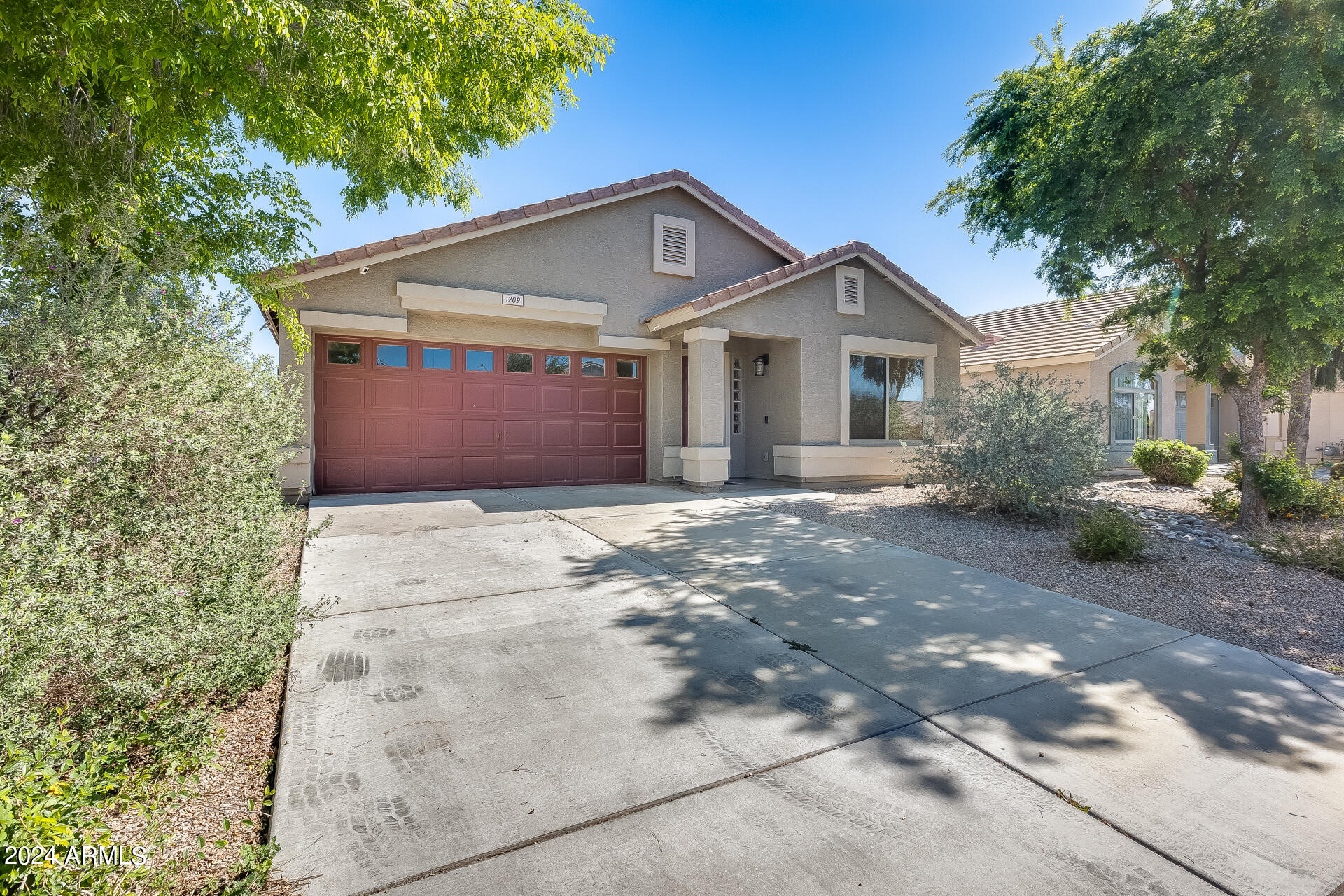 1209 E SHARI Street