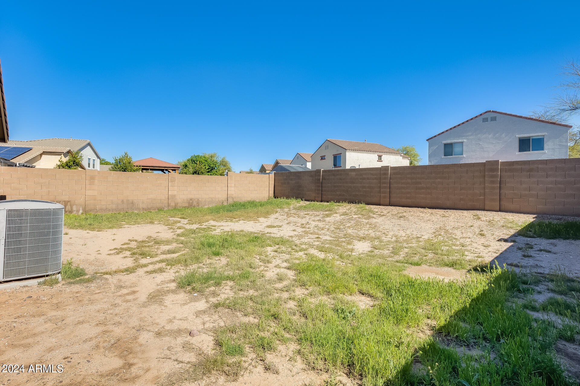 1209 E SHARI Street