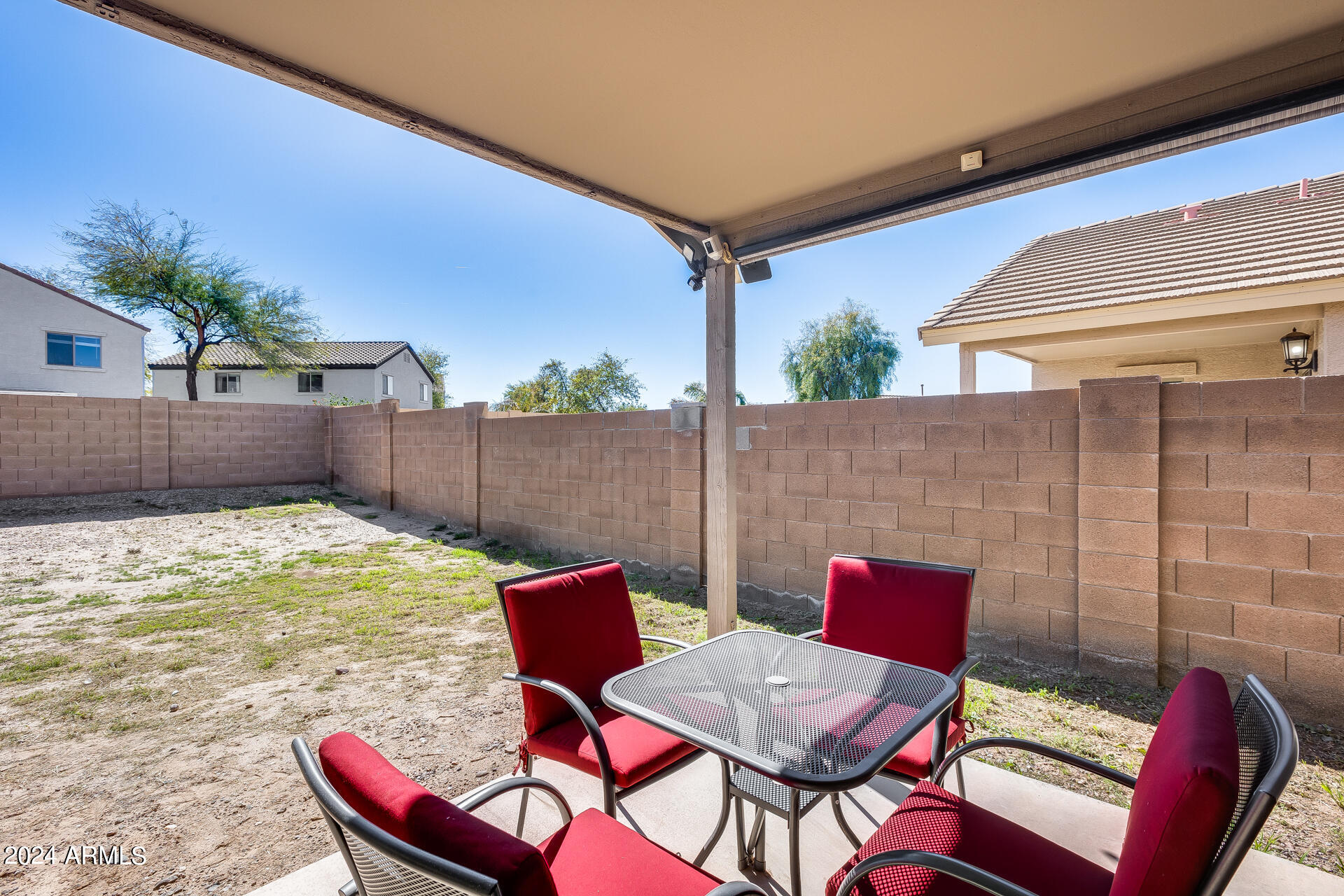 1209 E SHARI Street