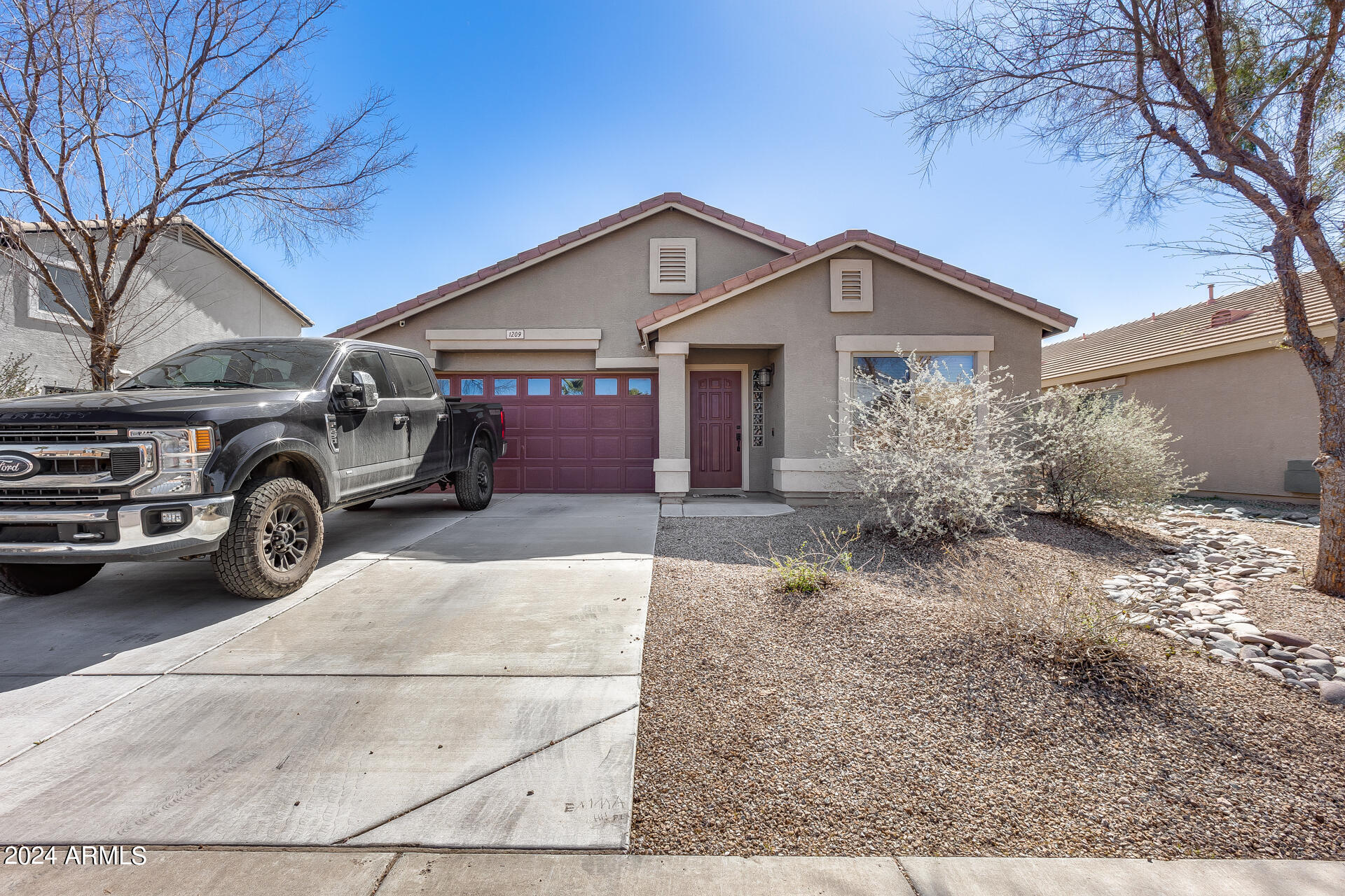1209 E SHARI Street