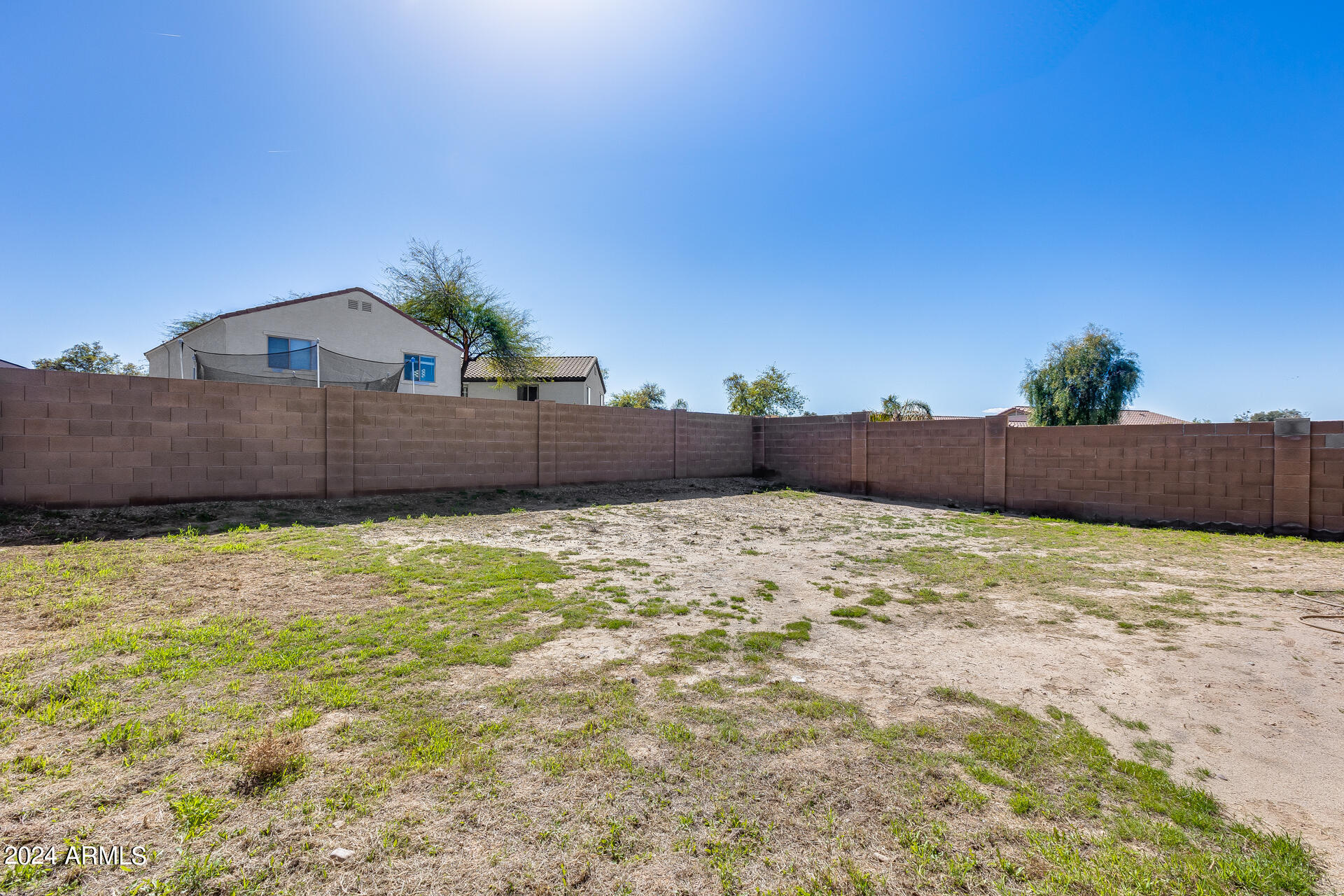 1209 E SHARI Street