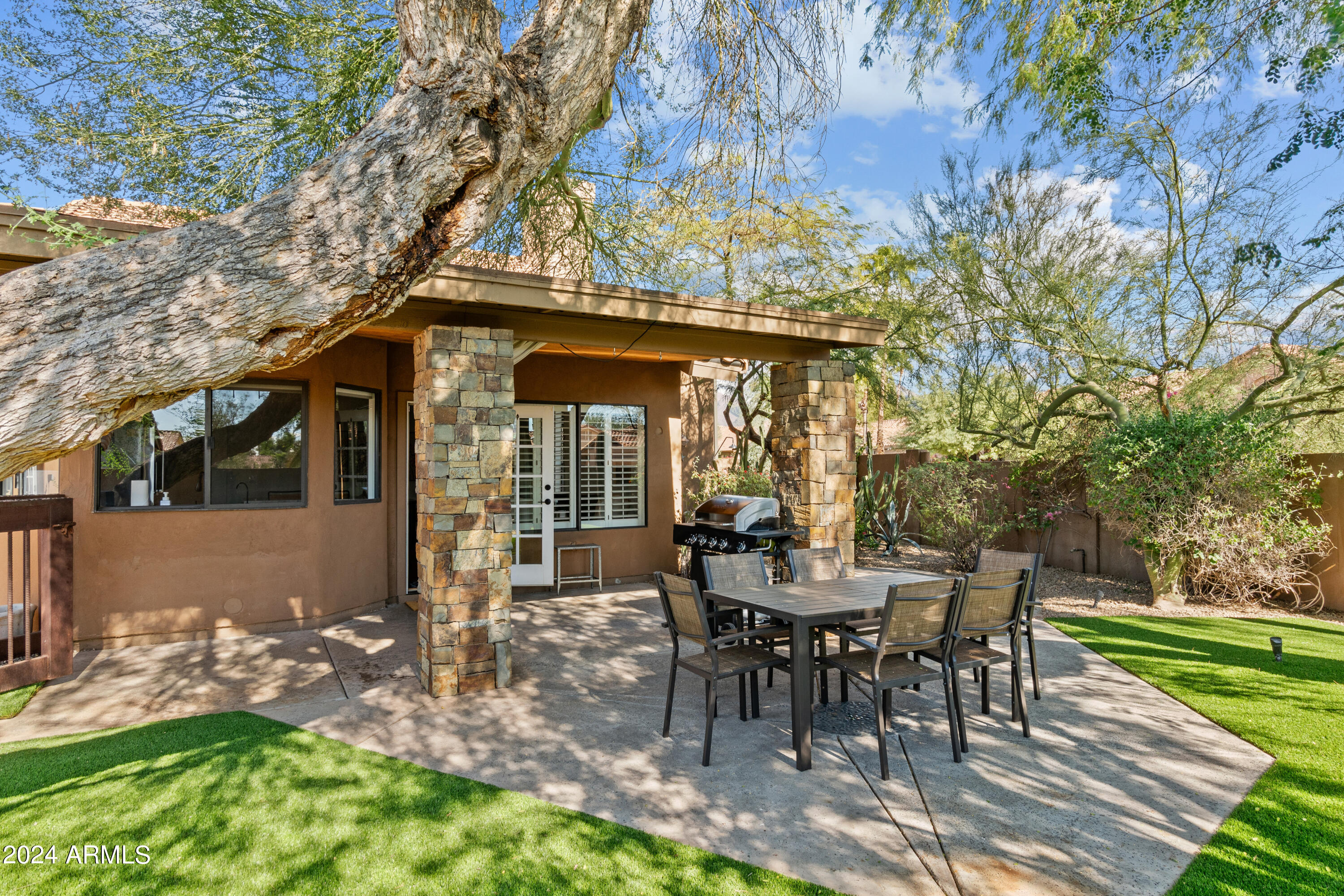 9837 E PERSHING Avenue